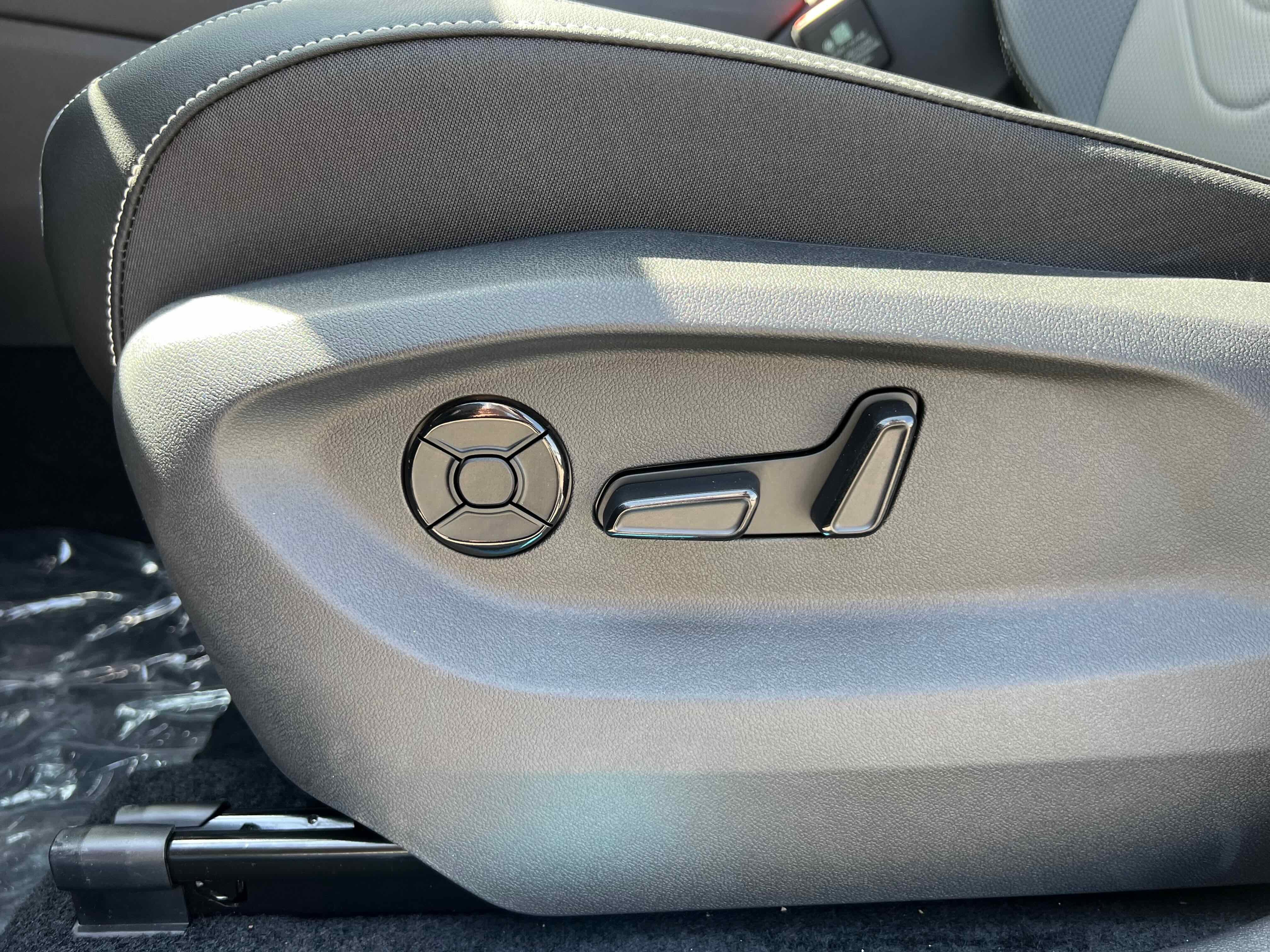 2025 Volkswagen Tiguan SE