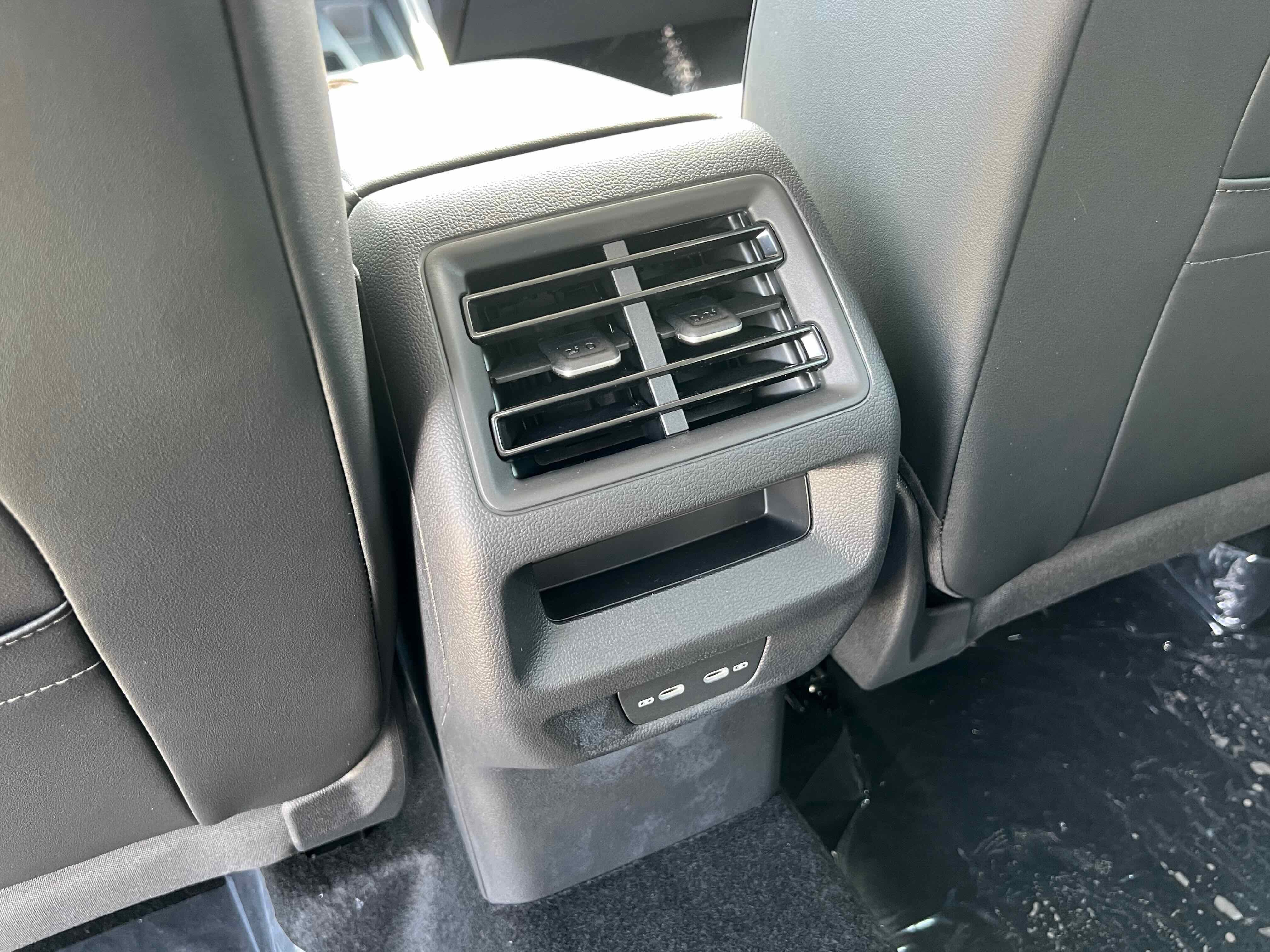 2025 Volkswagen Tiguan SE