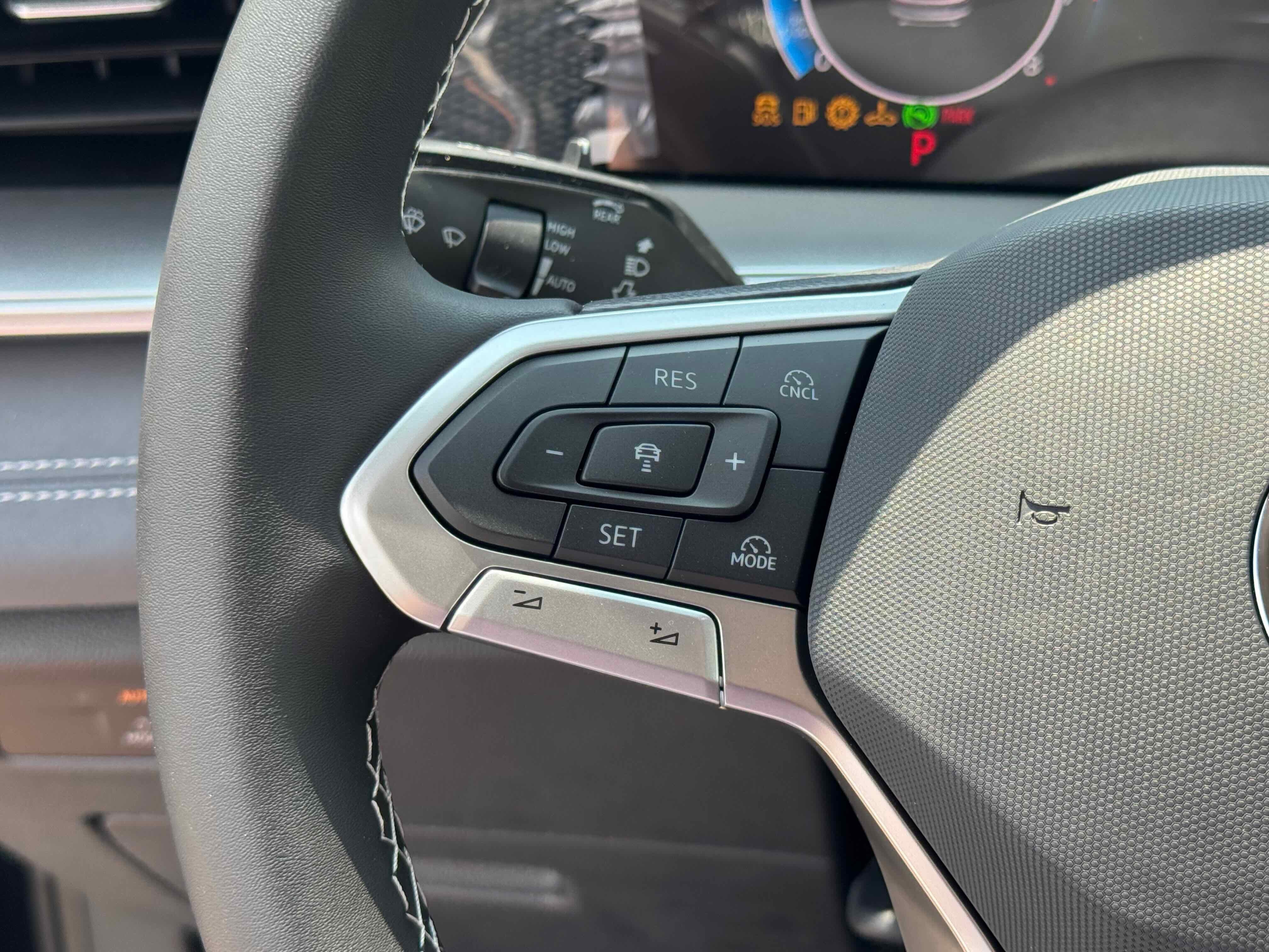 2025 Volkswagen Tiguan SE