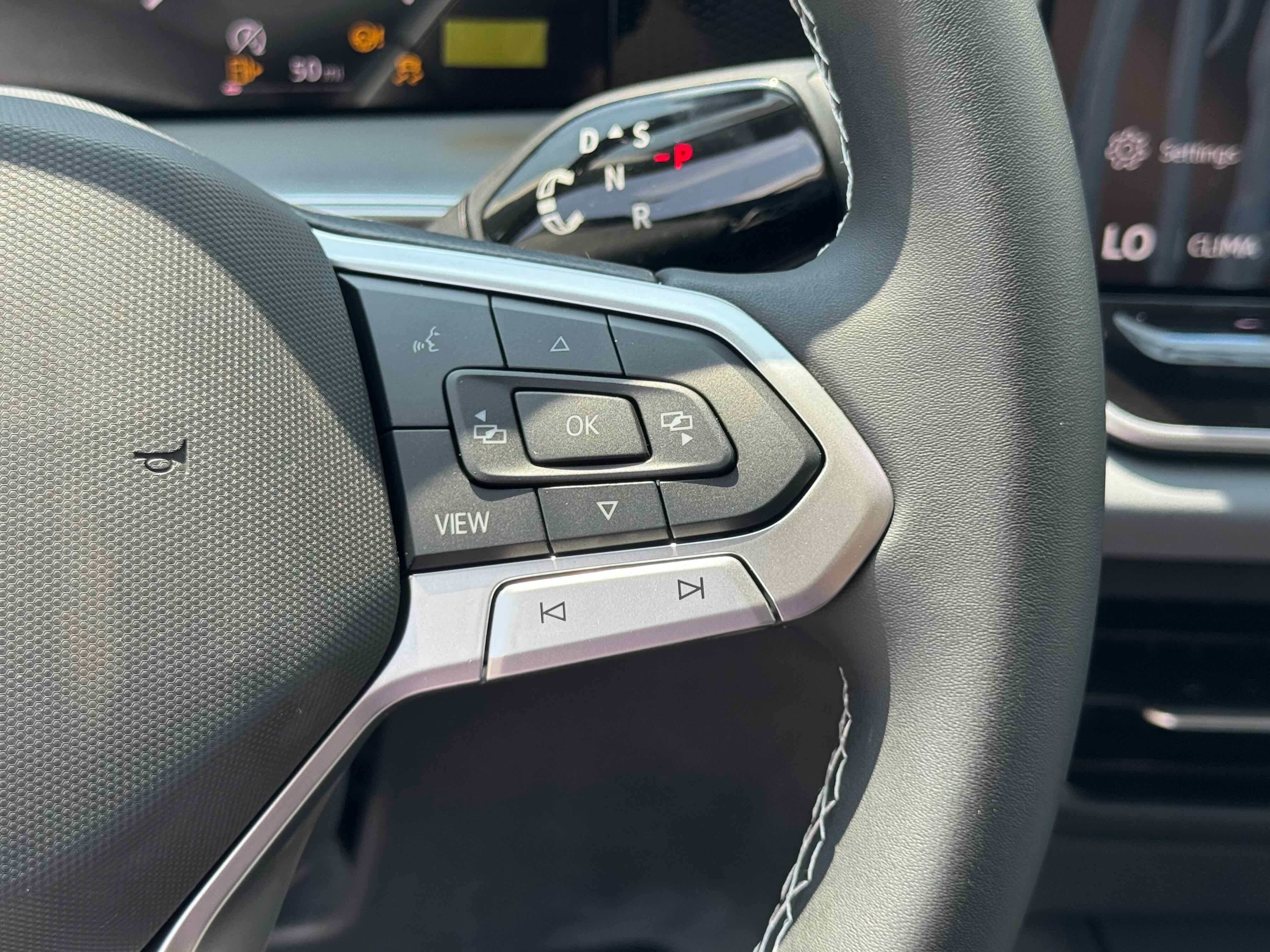 2025 Volkswagen Tiguan SE