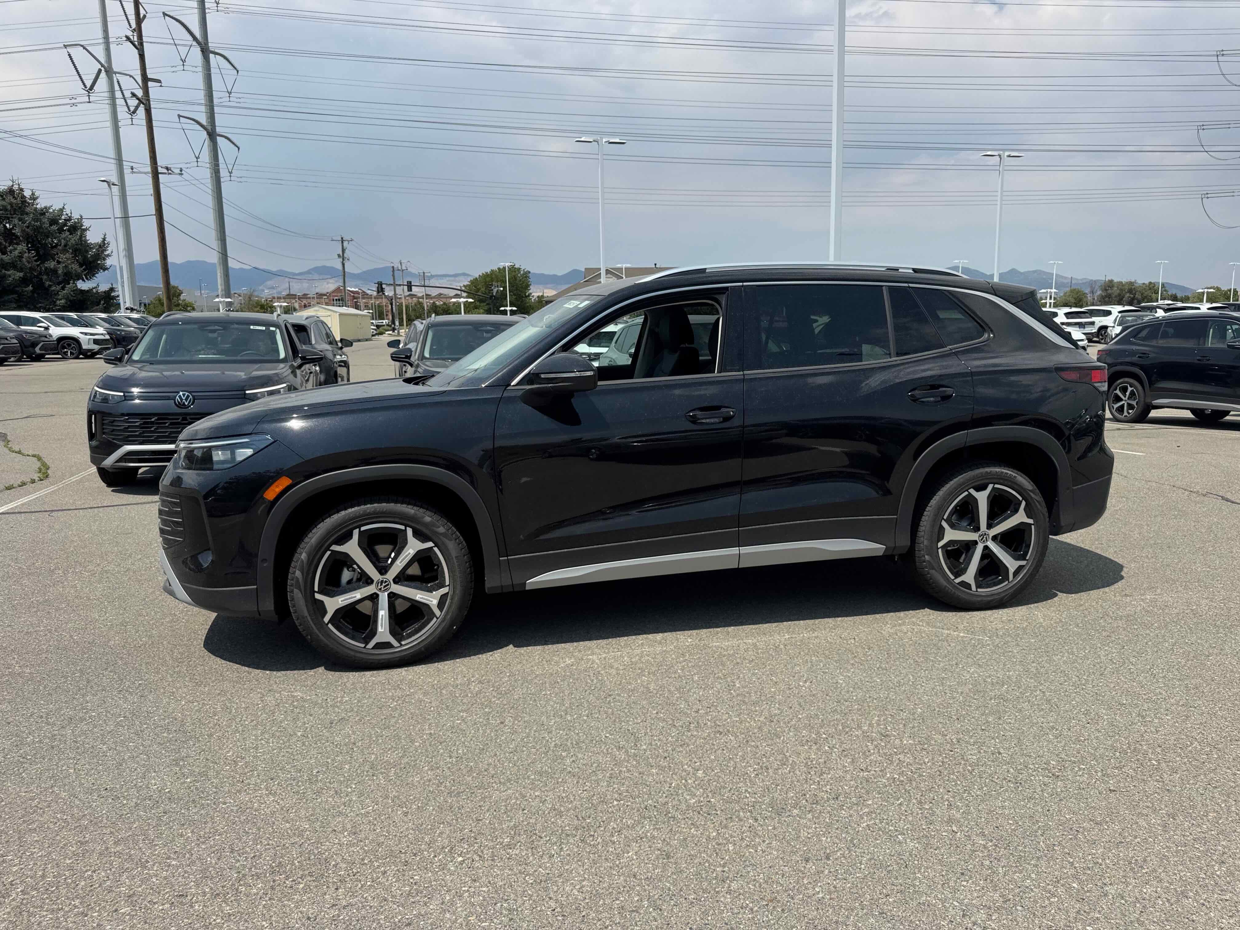 2025 Volkswagen Tiguan SE