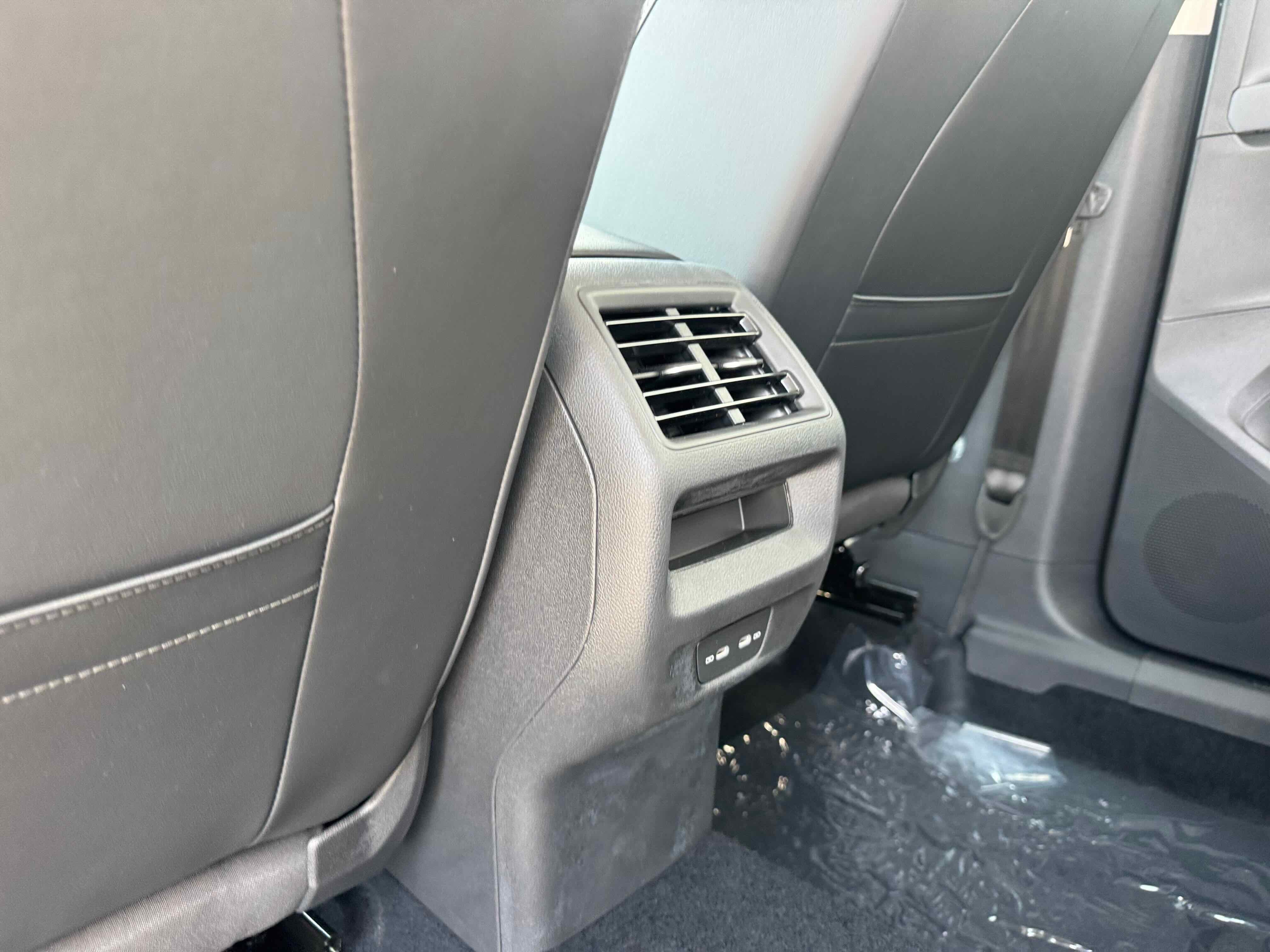 2025 Volkswagen Tiguan SE