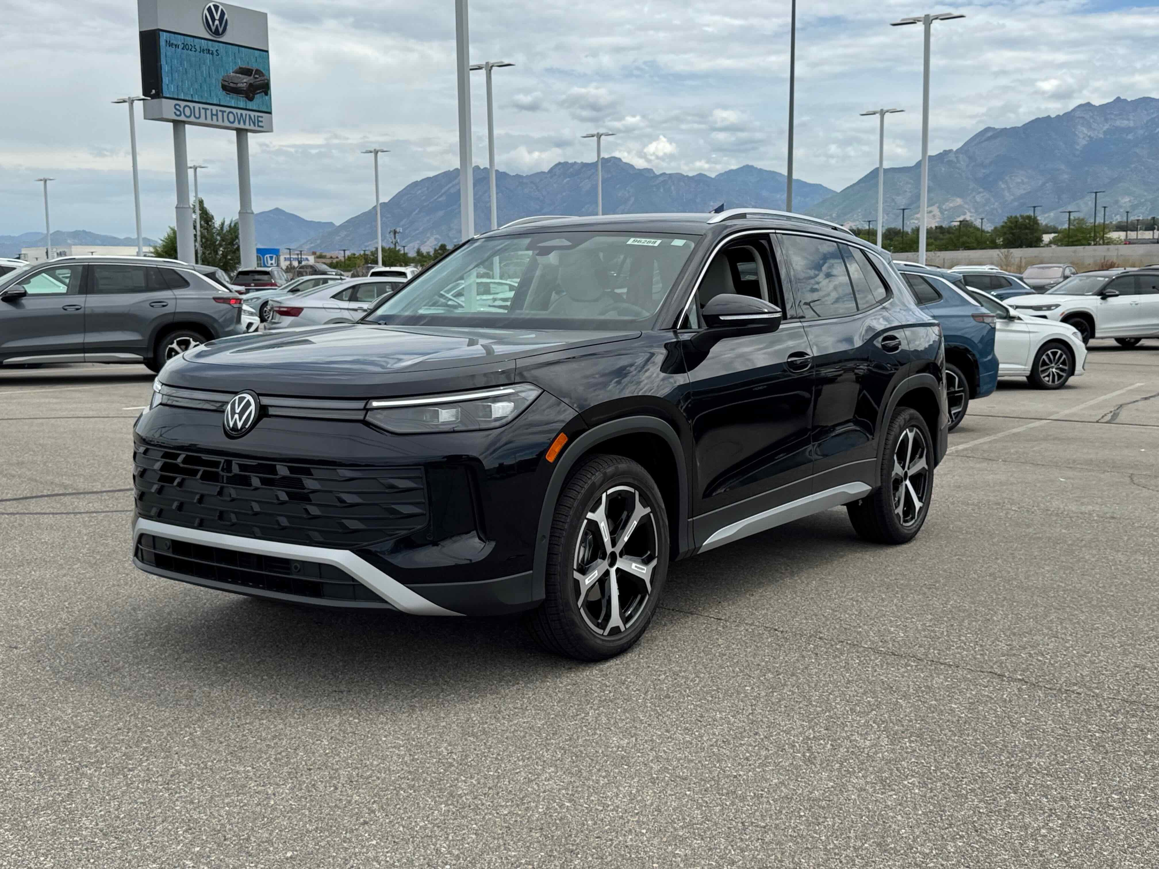 2025 Volkswagen Tiguan SE