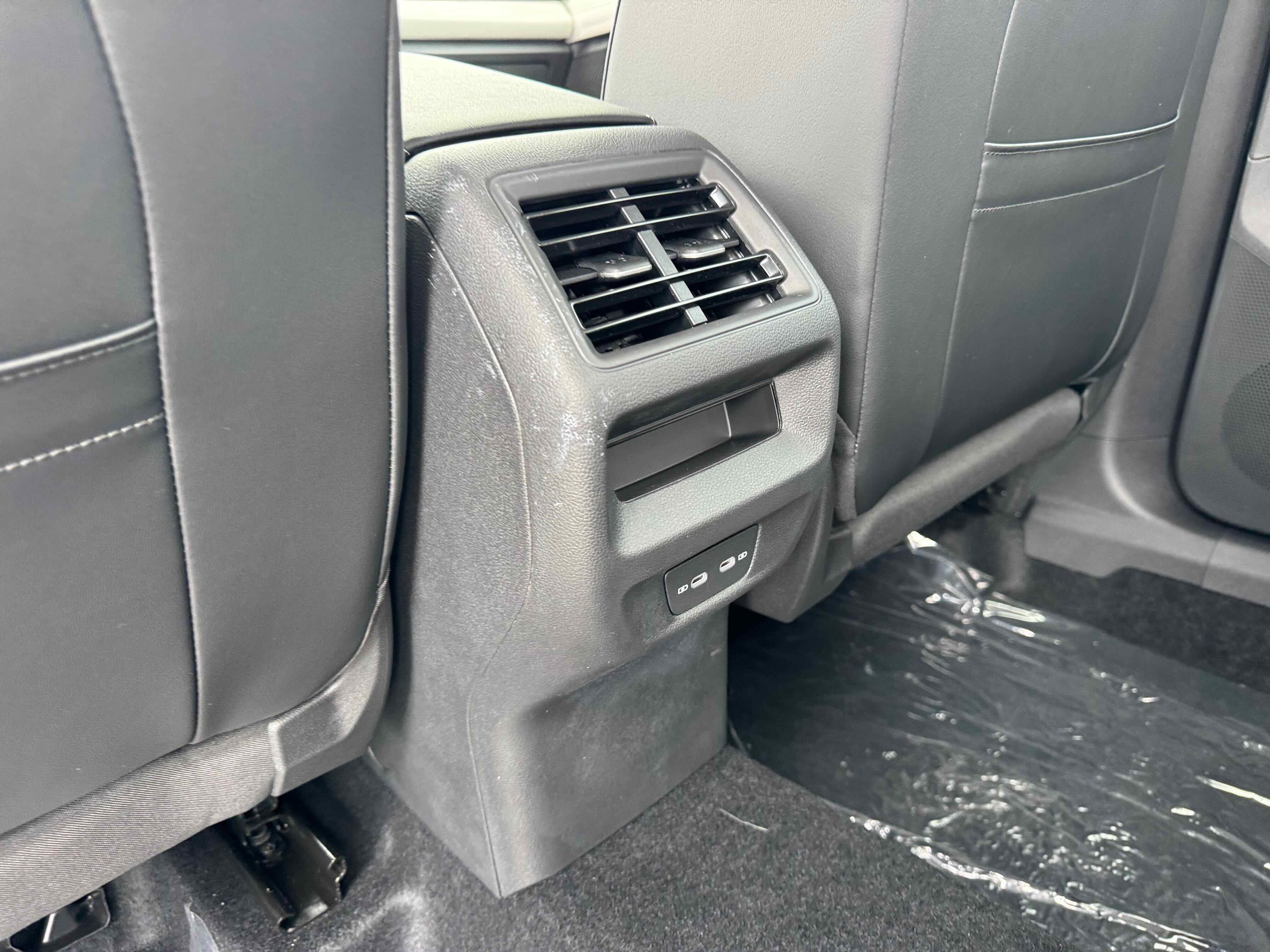 2025 Volkswagen Tiguan SE