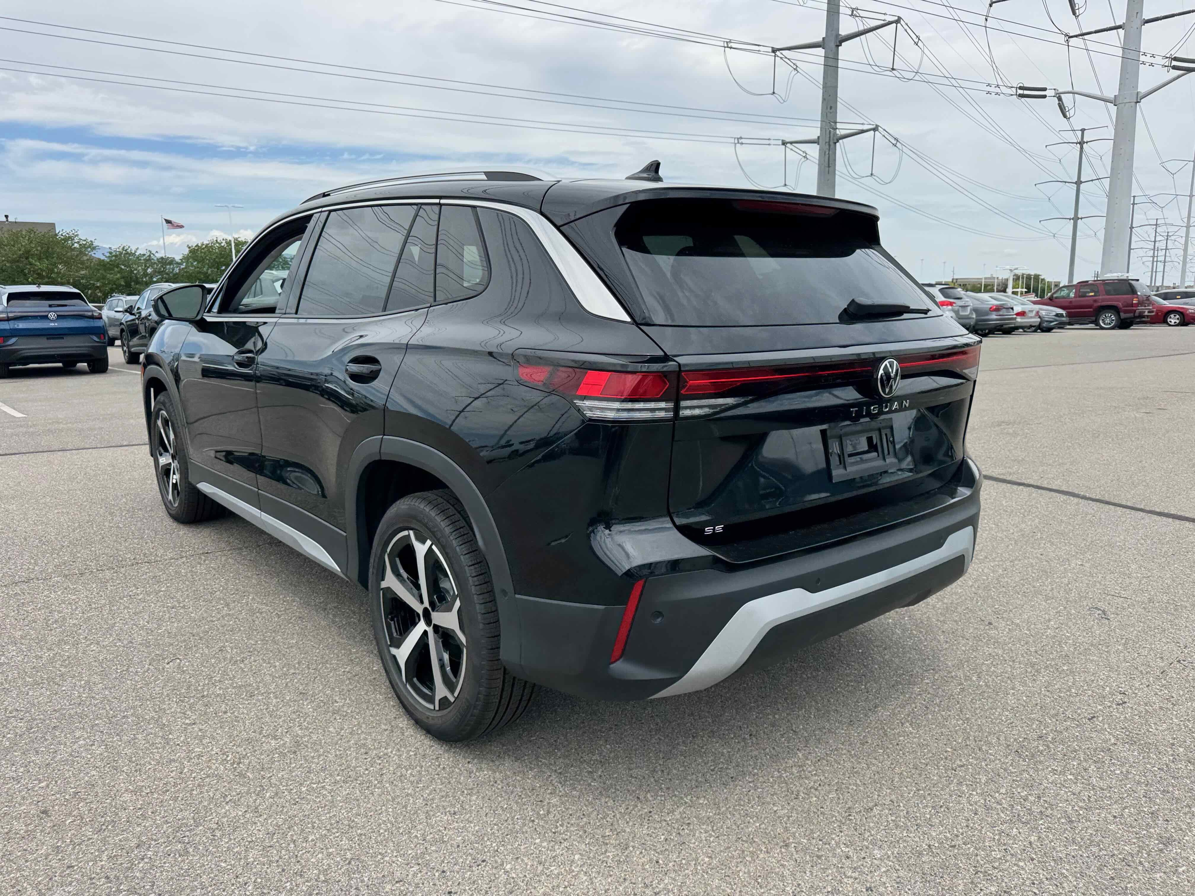 2025 Volkswagen Tiguan SE