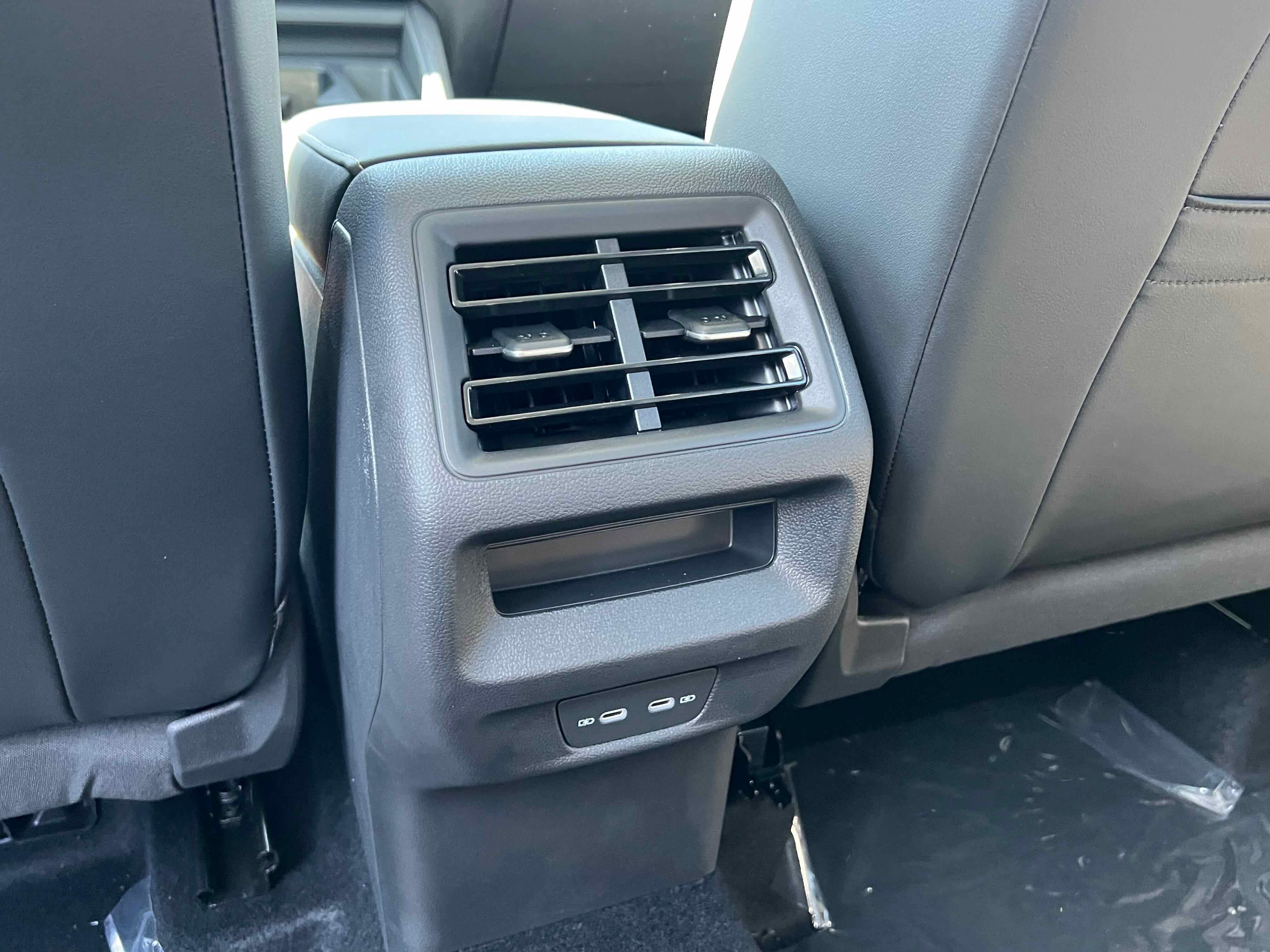 2025 Volkswagen Tiguan SE