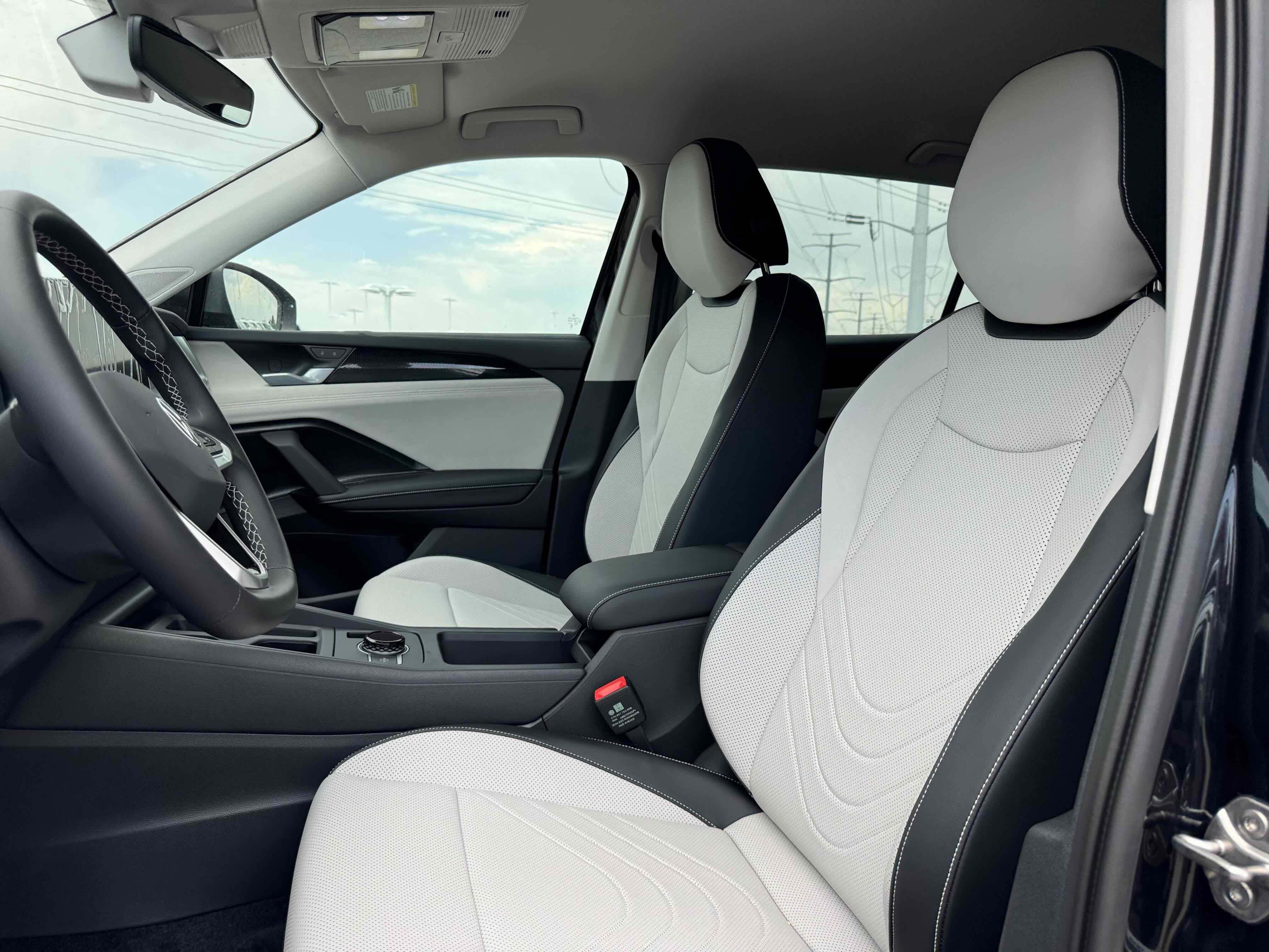 2025 Volkswagen Tiguan SE