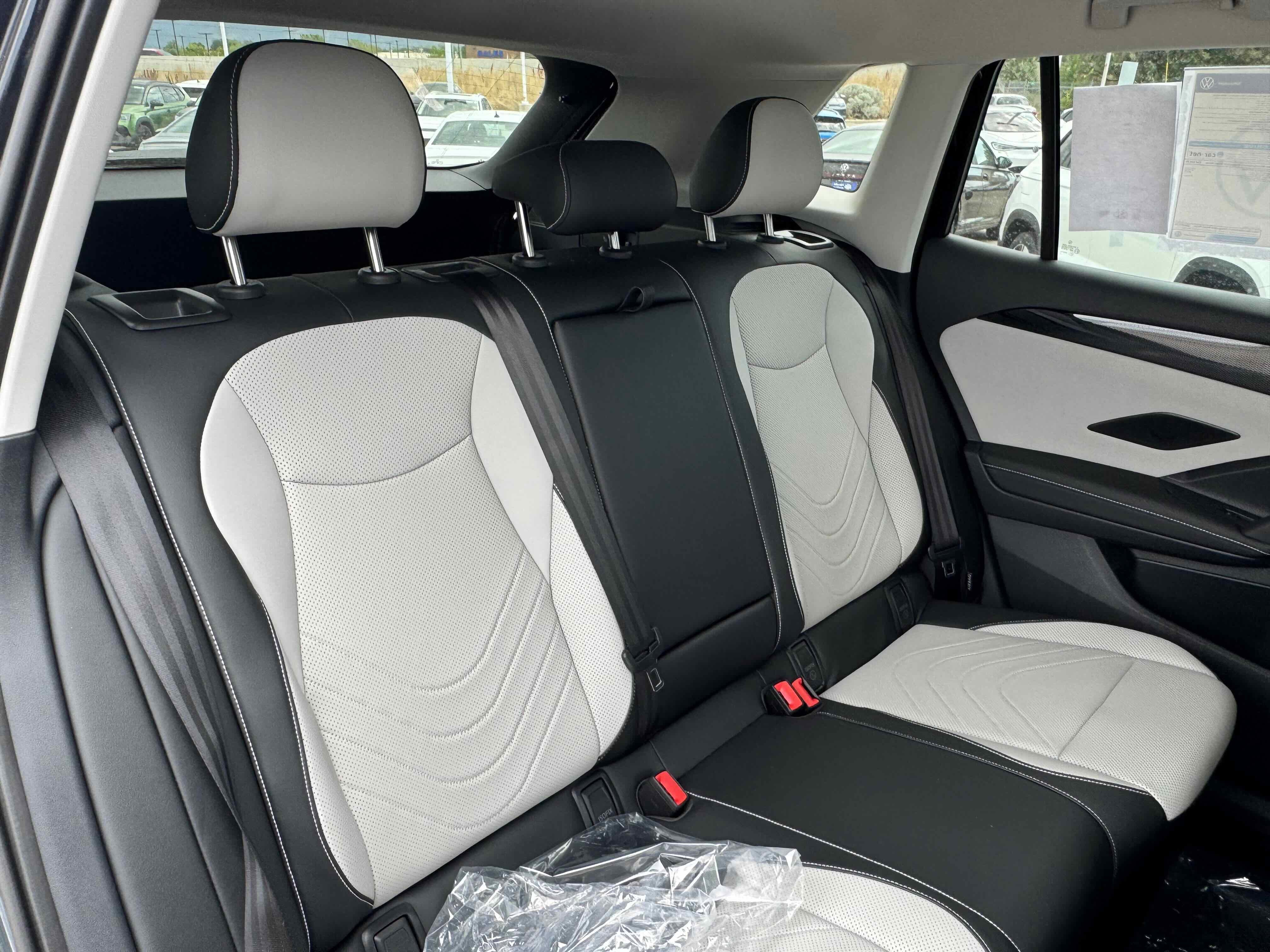 2025 Volkswagen Tiguan SE