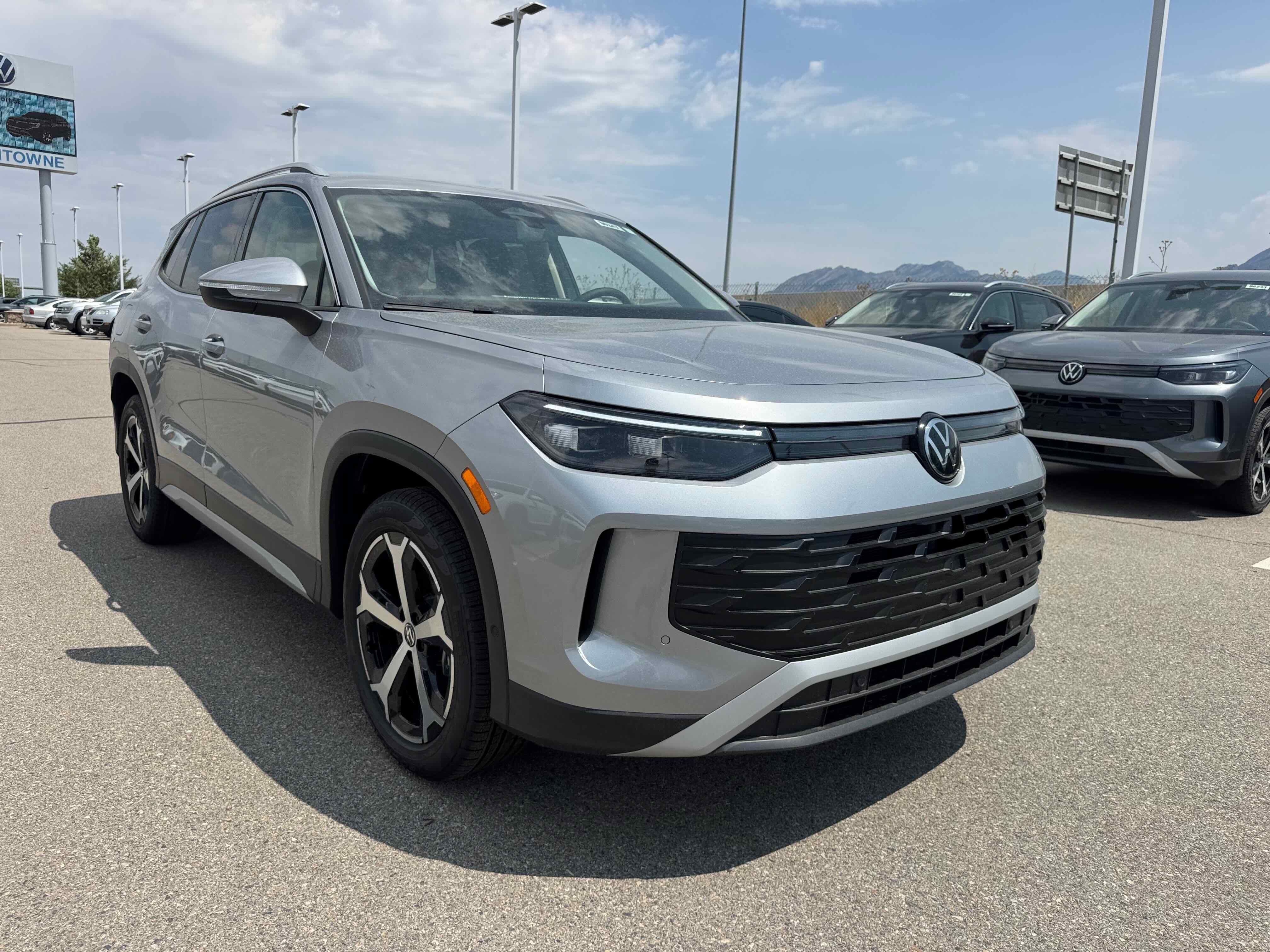 2025 Volkswagen Tiguan SE