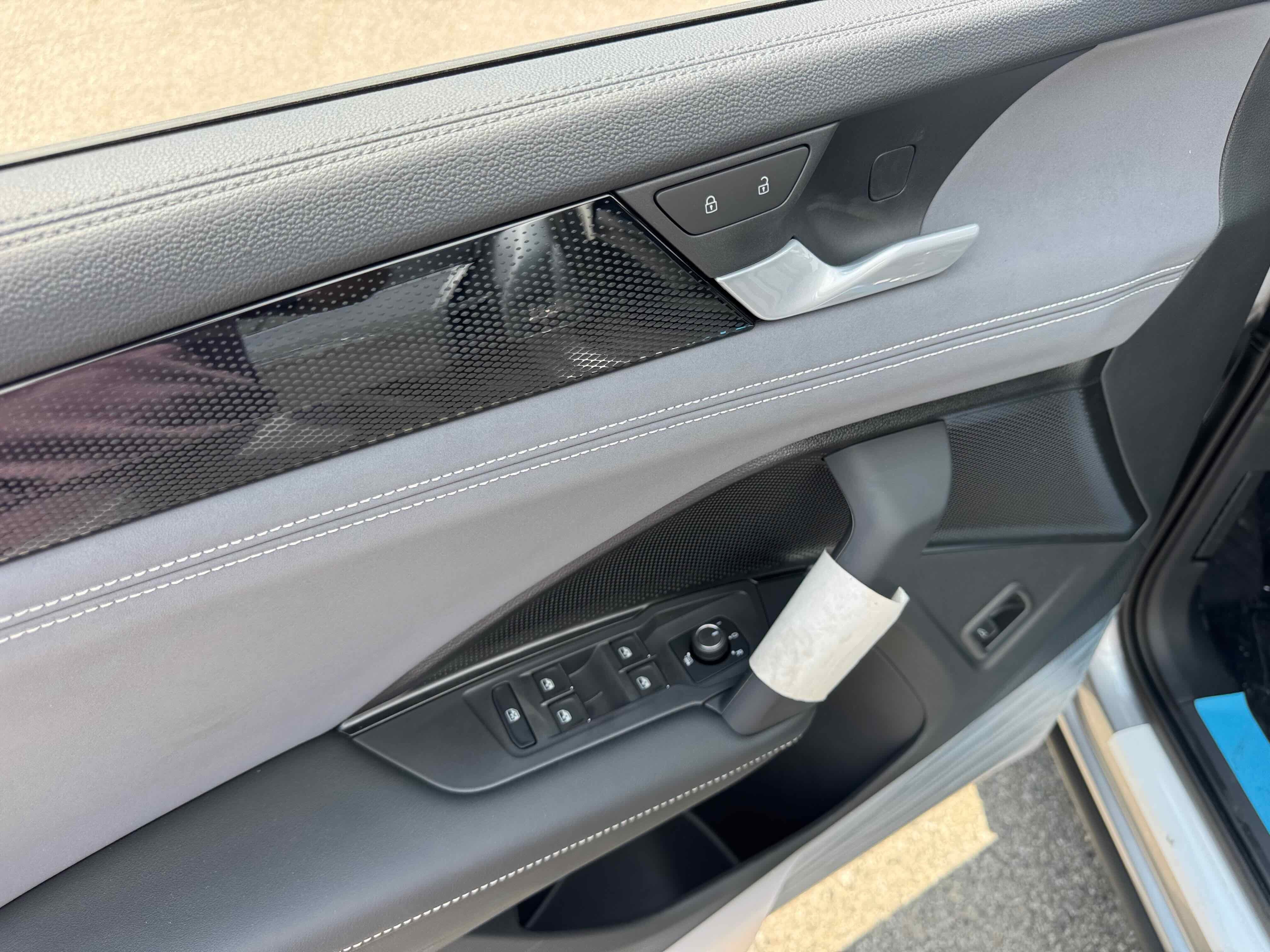 2025 Volkswagen Tiguan SE