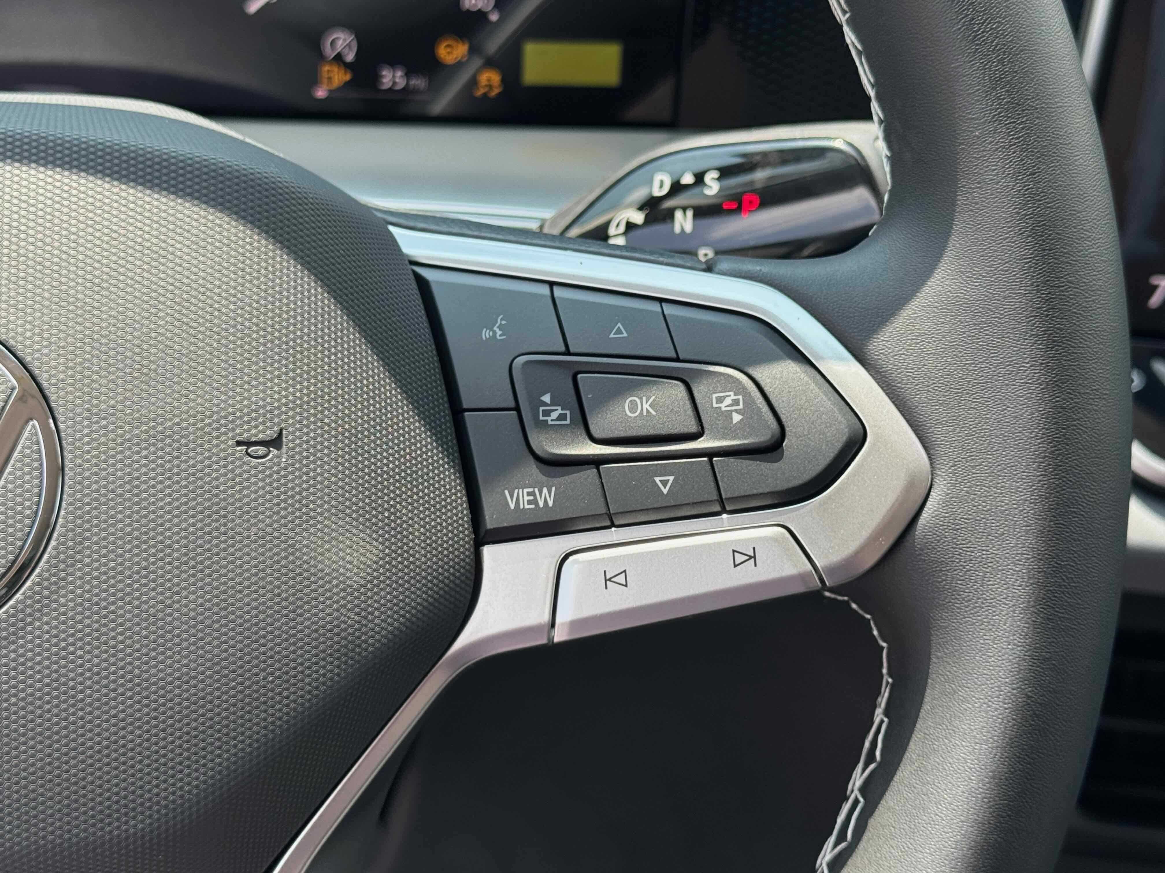 2025 Volkswagen Tiguan SE