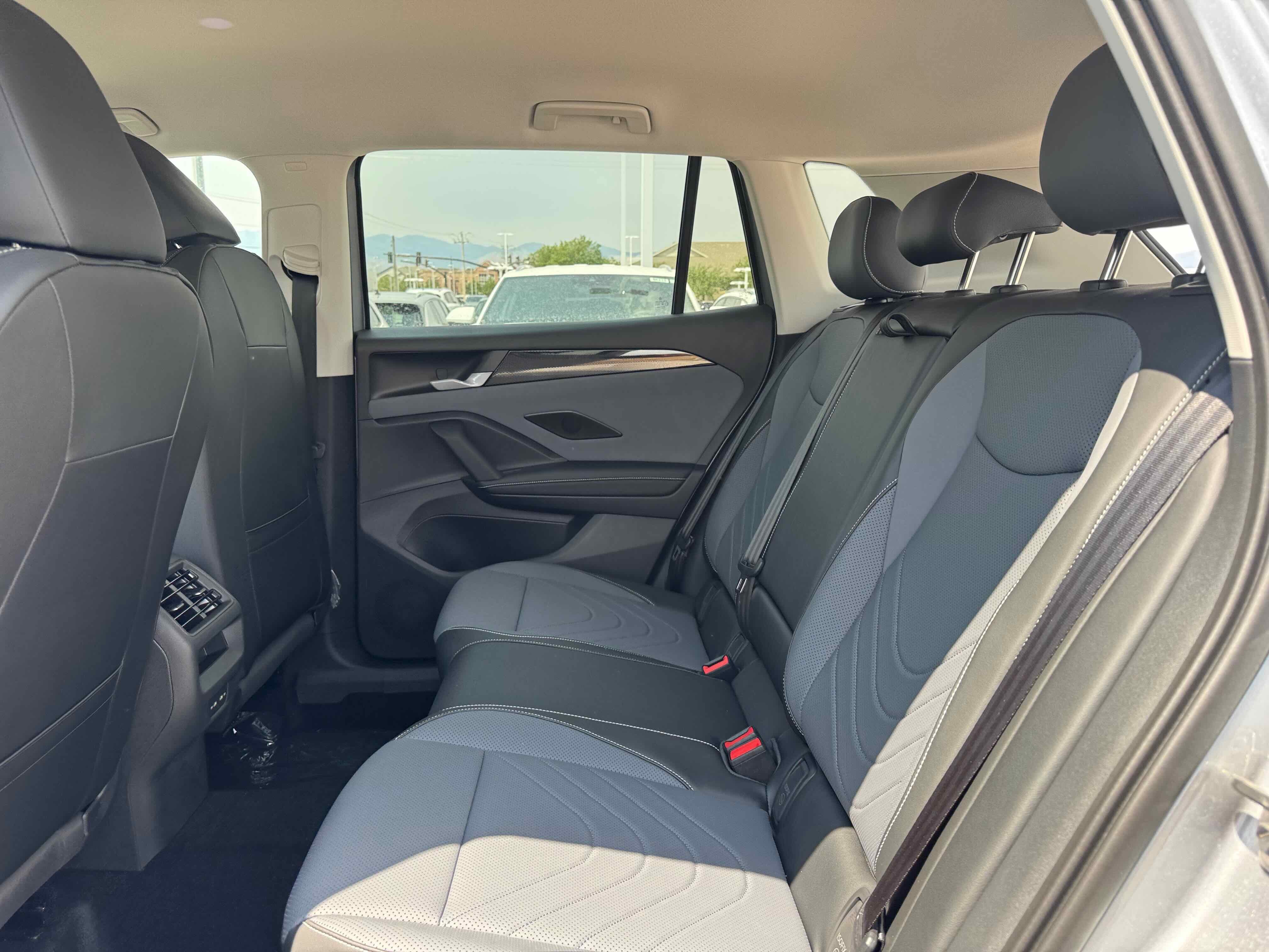 2025 Volkswagen Tiguan SE