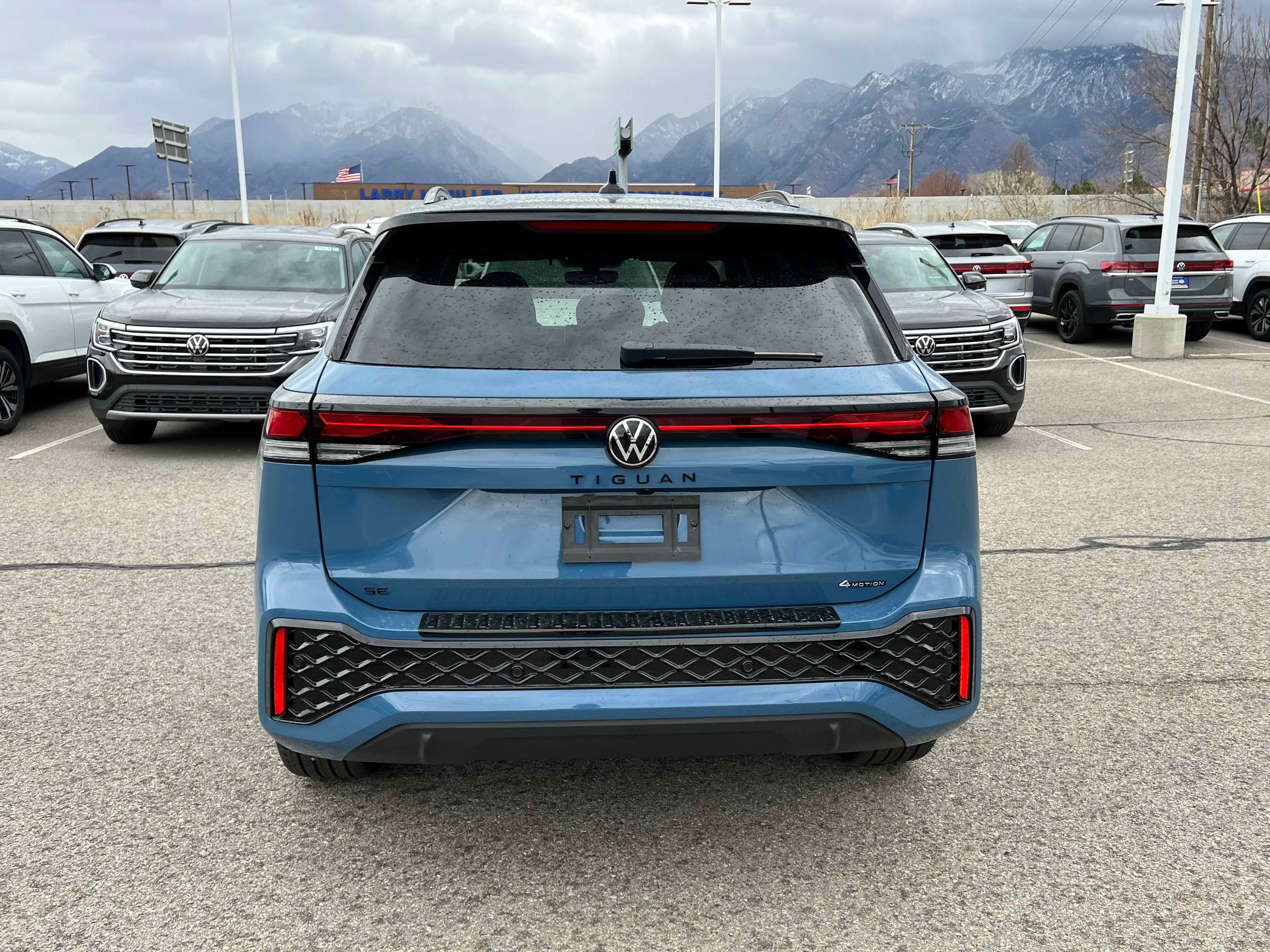 2026 Volkswagen Tiguan SE R-Line Black