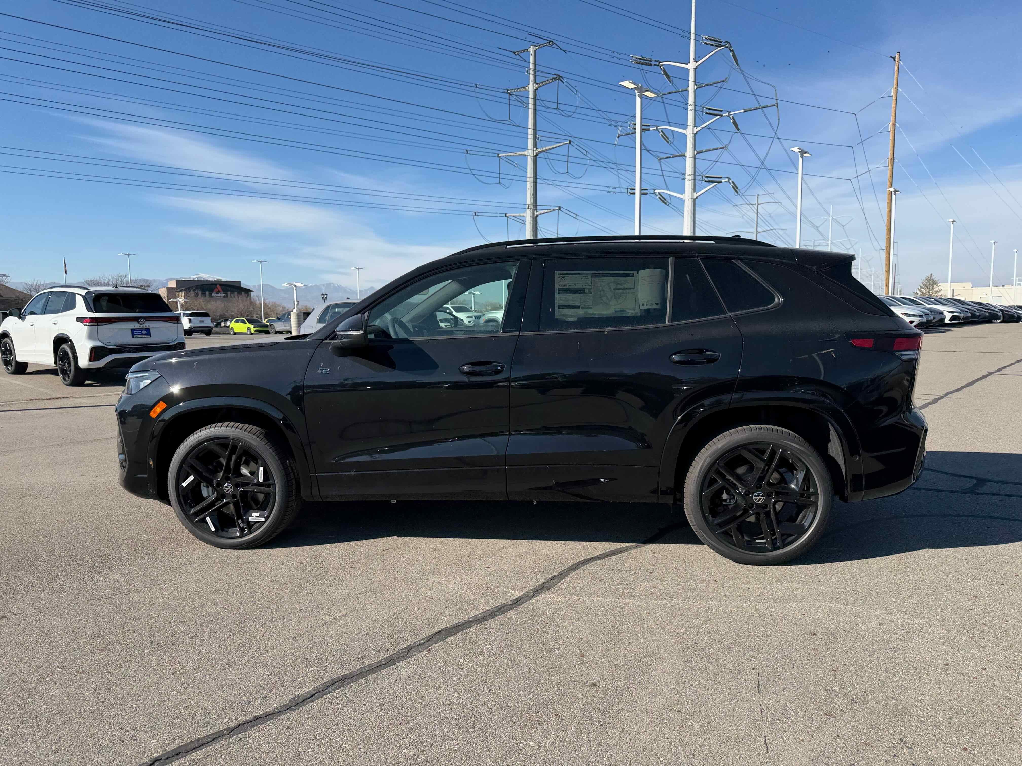 2026 Volkswagen Tiguan SE R-Line Black