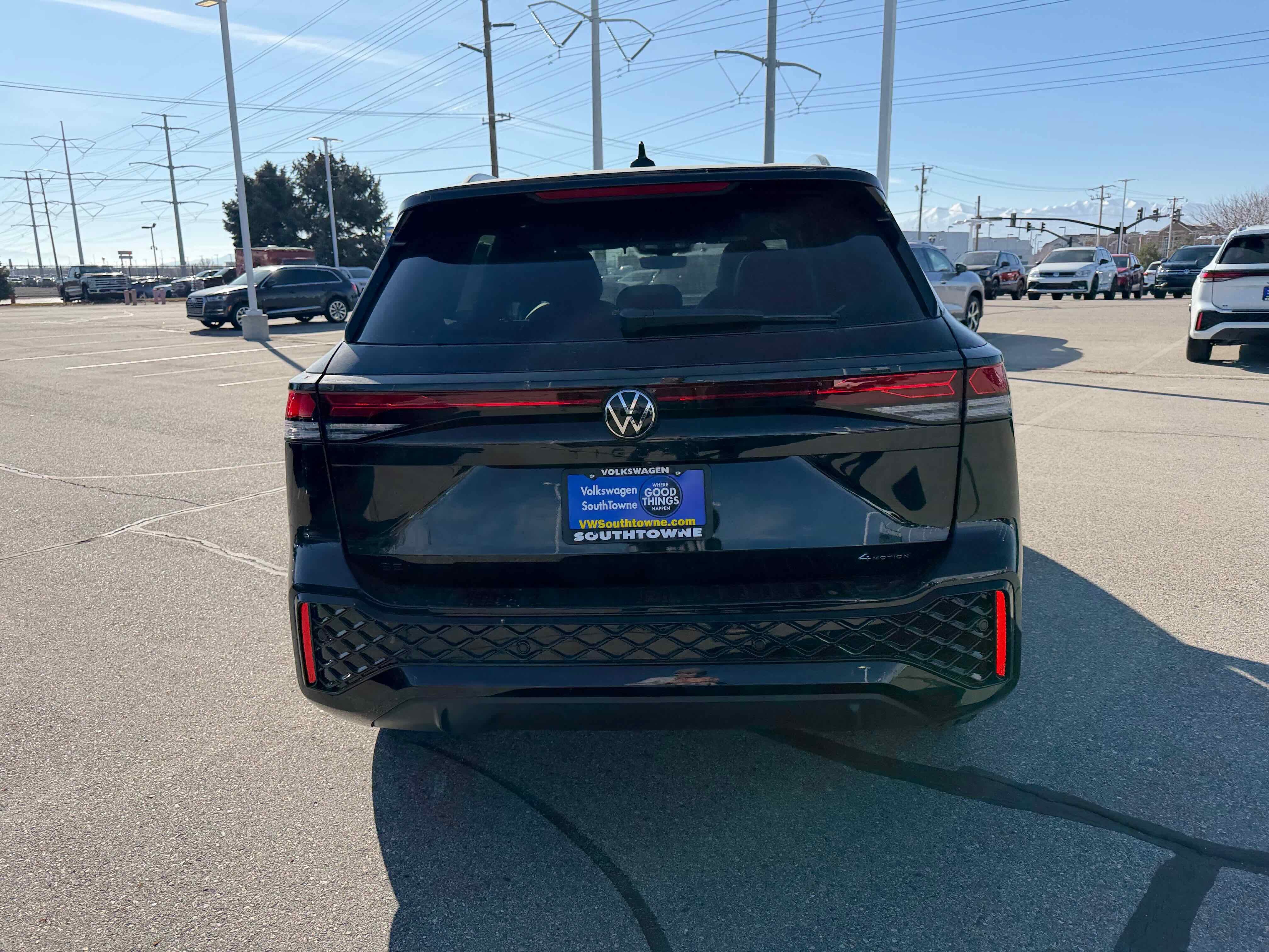 2026 Volkswagen Tiguan SE R-Line Black