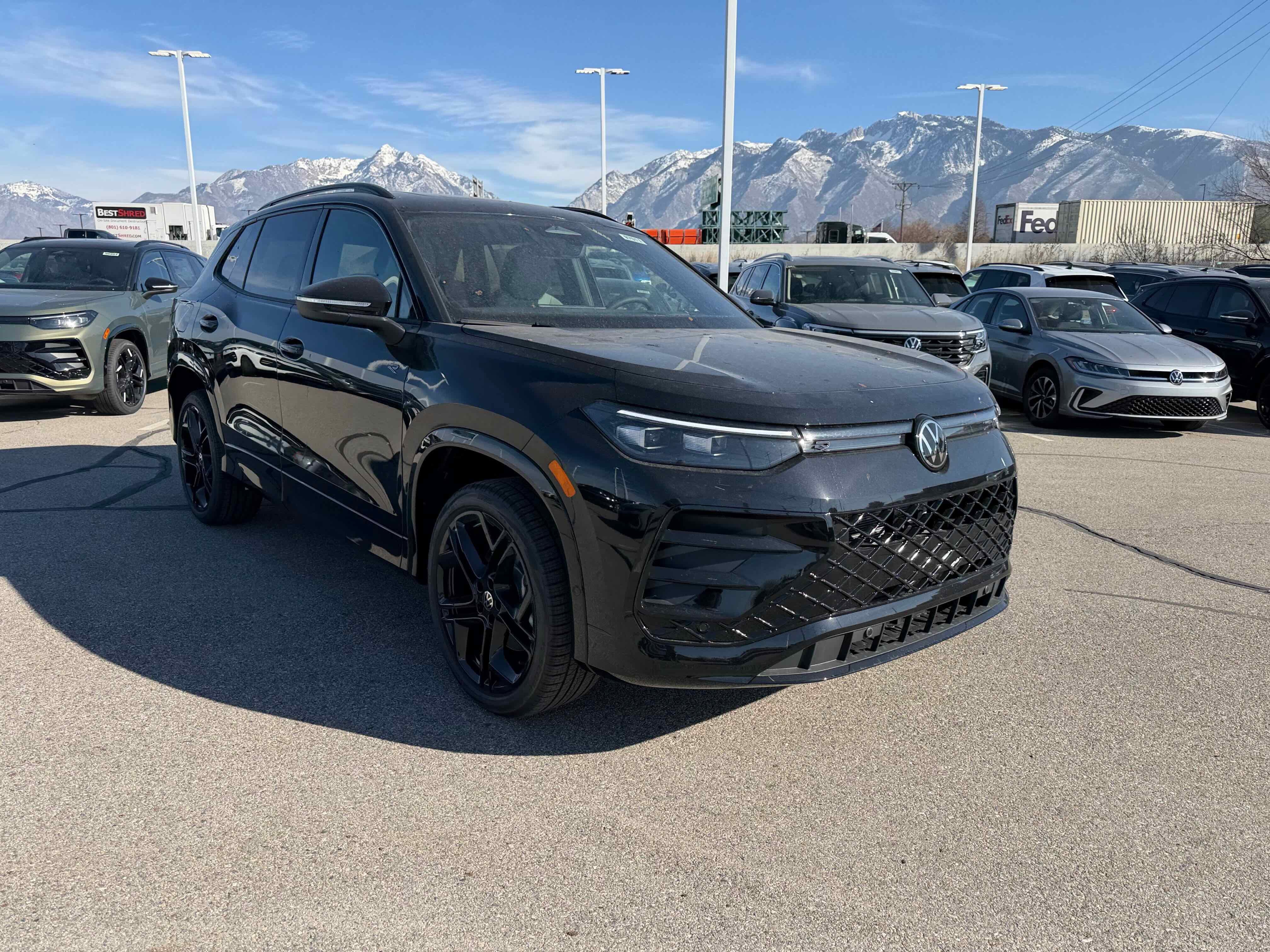 2026 Volkswagen Tiguan SE R-Line Black