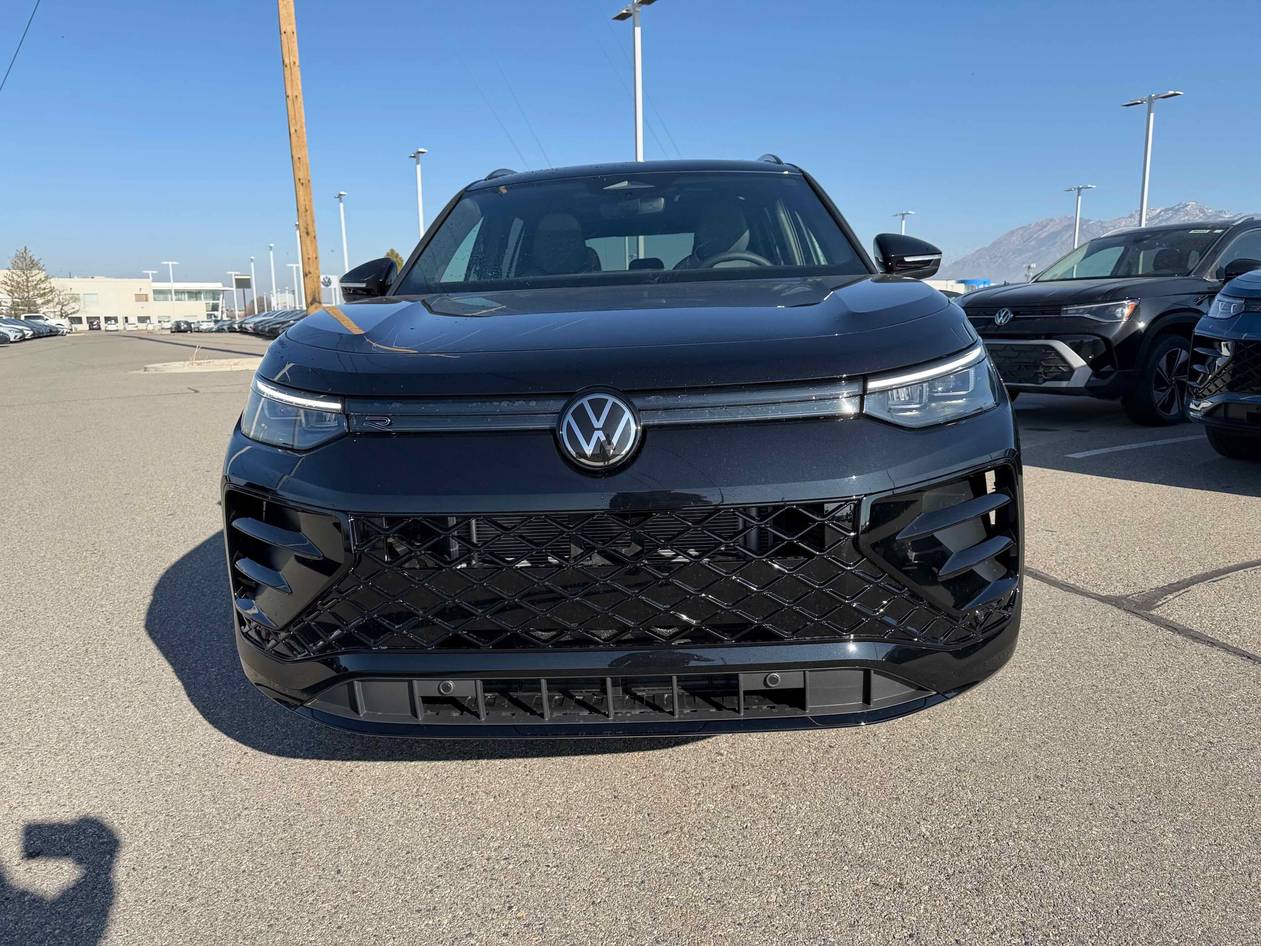 2026 Volkswagen Tiguan SE R-Line Black