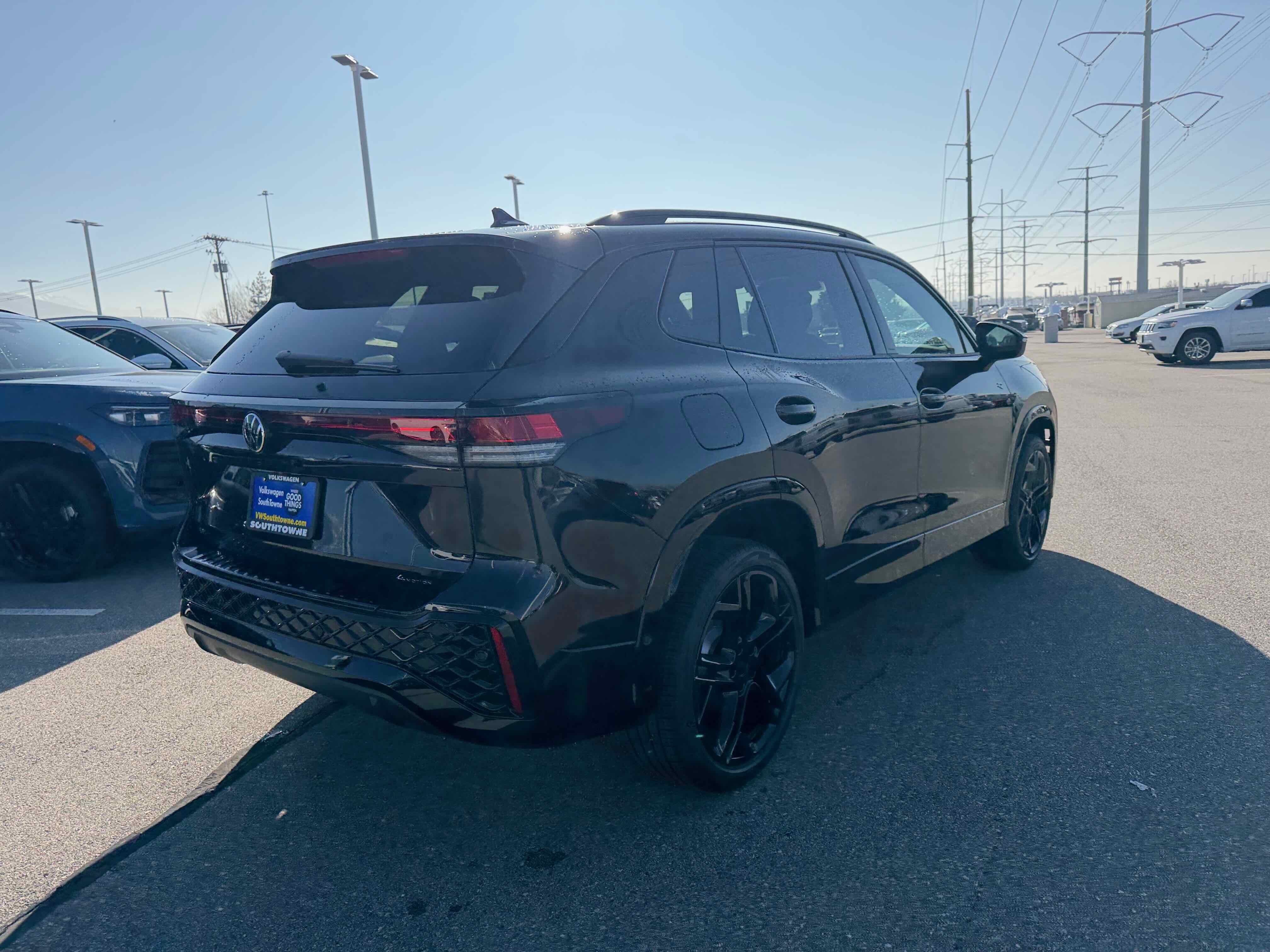 2026 Volkswagen Tiguan SE R-Line Black