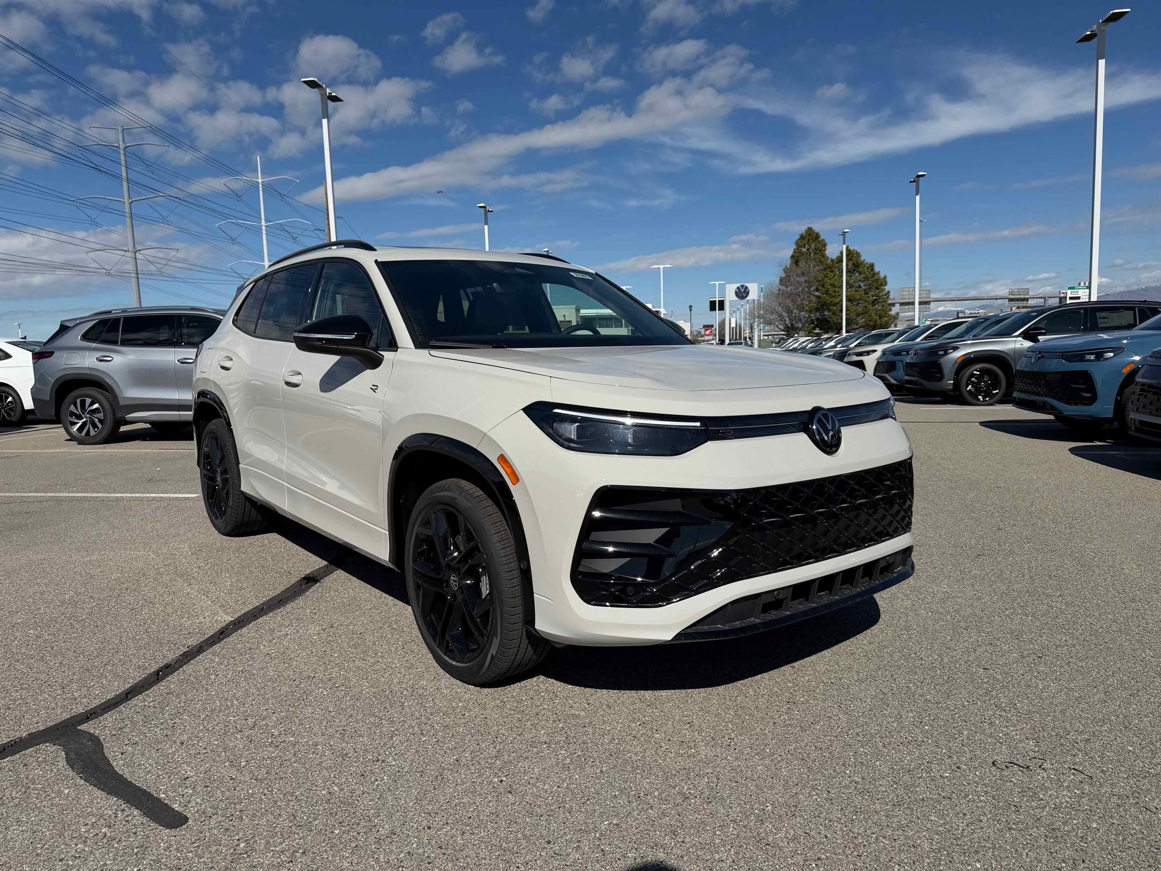 2026 Volkswagen Tiguan SE R-Line Black