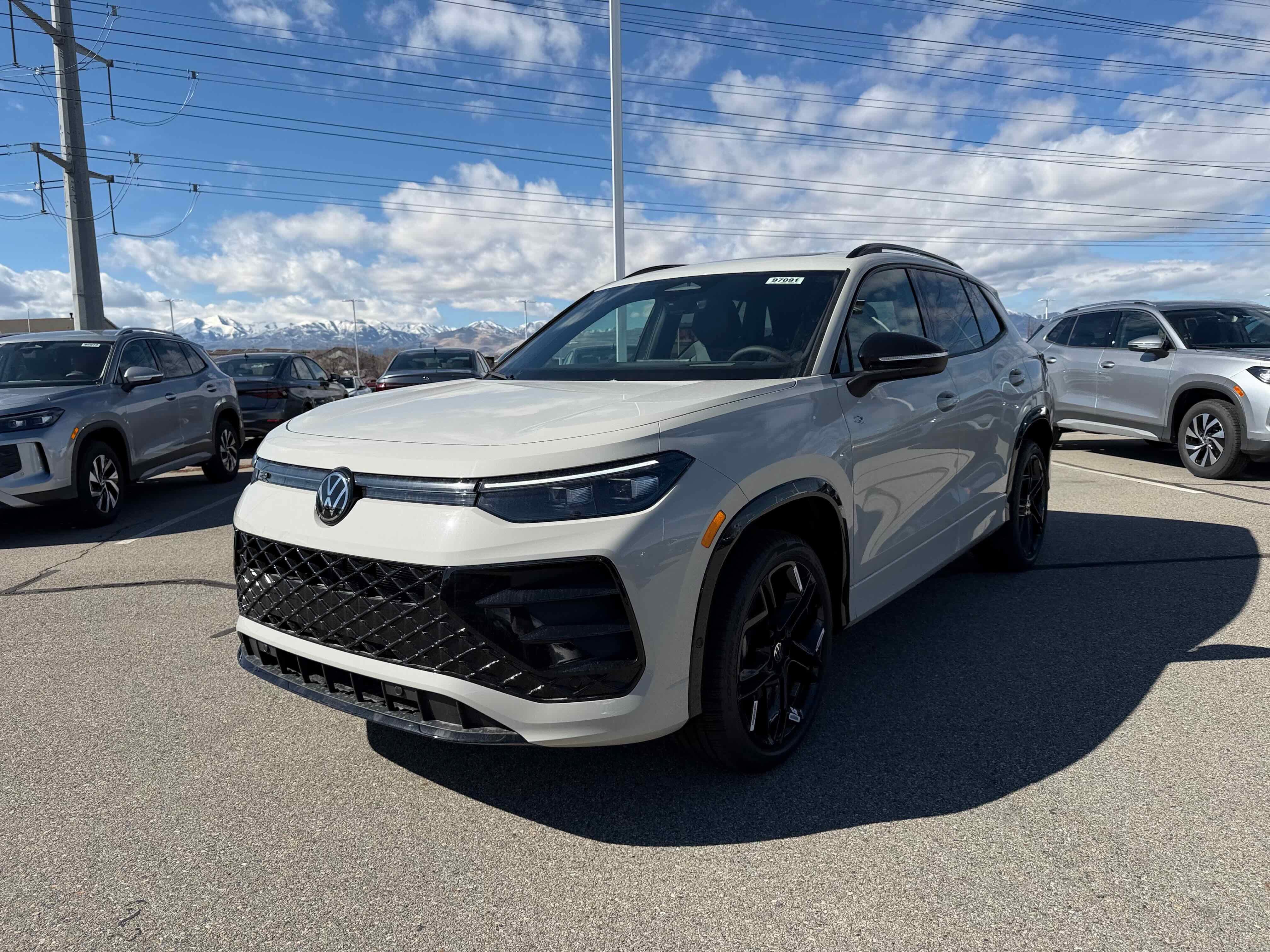 2026 Volkswagen Tiguan SE R-Line Black