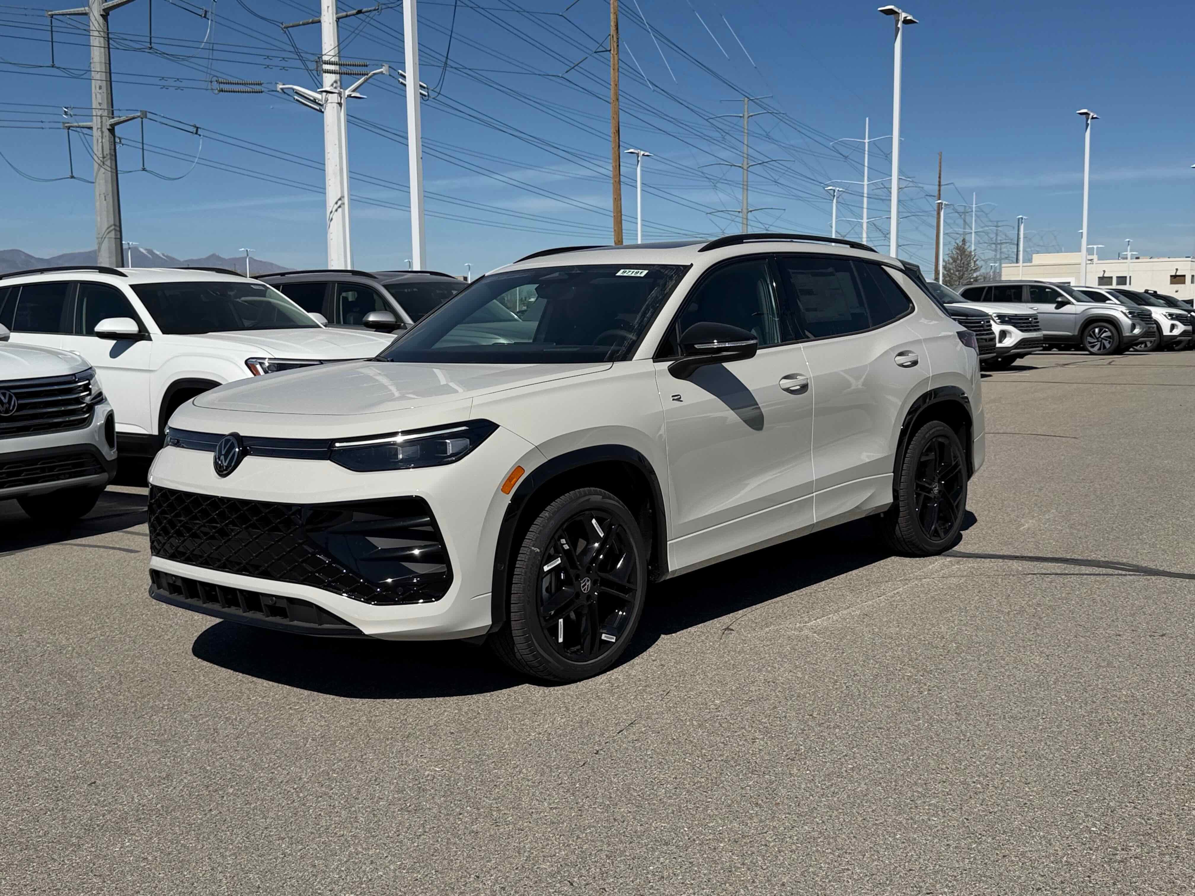 2026 Volkswagen Tiguan SE R-Line Black