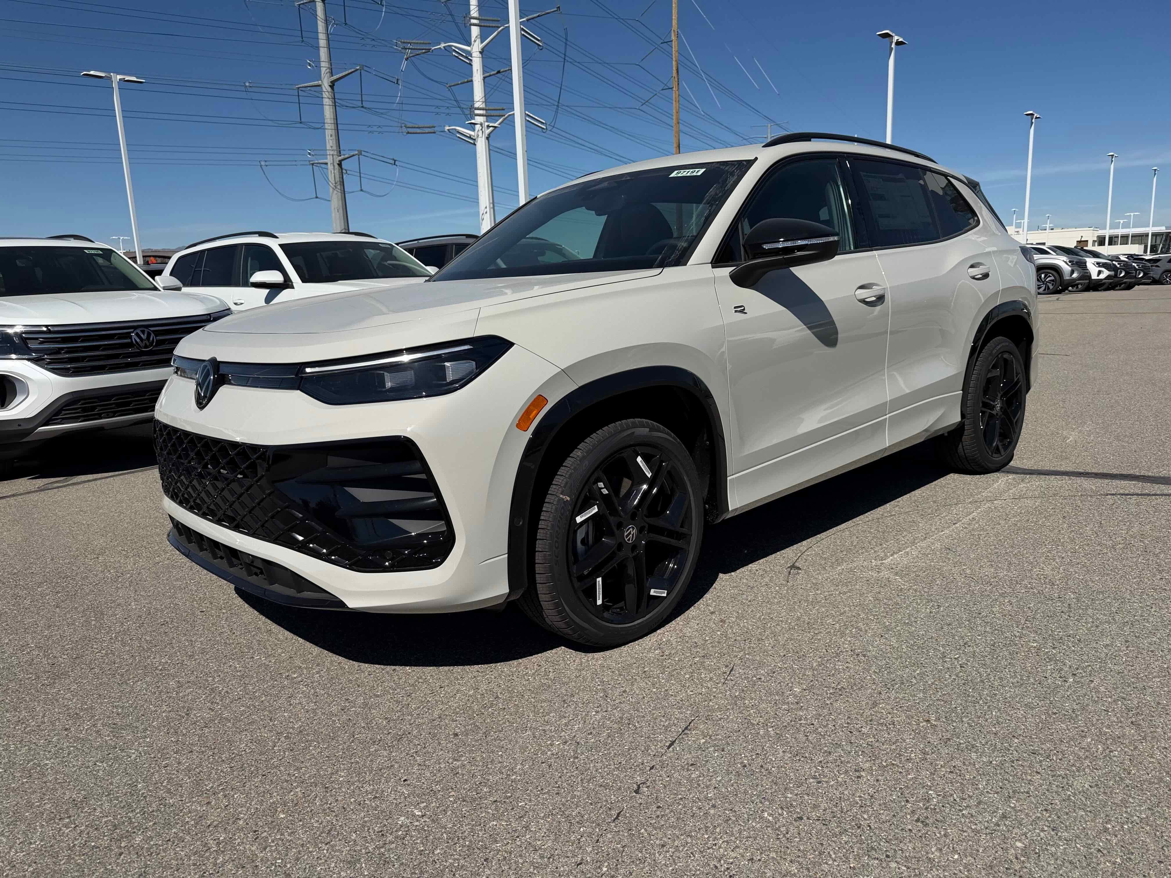 2026 Volkswagen Tiguan SE R-Line Black