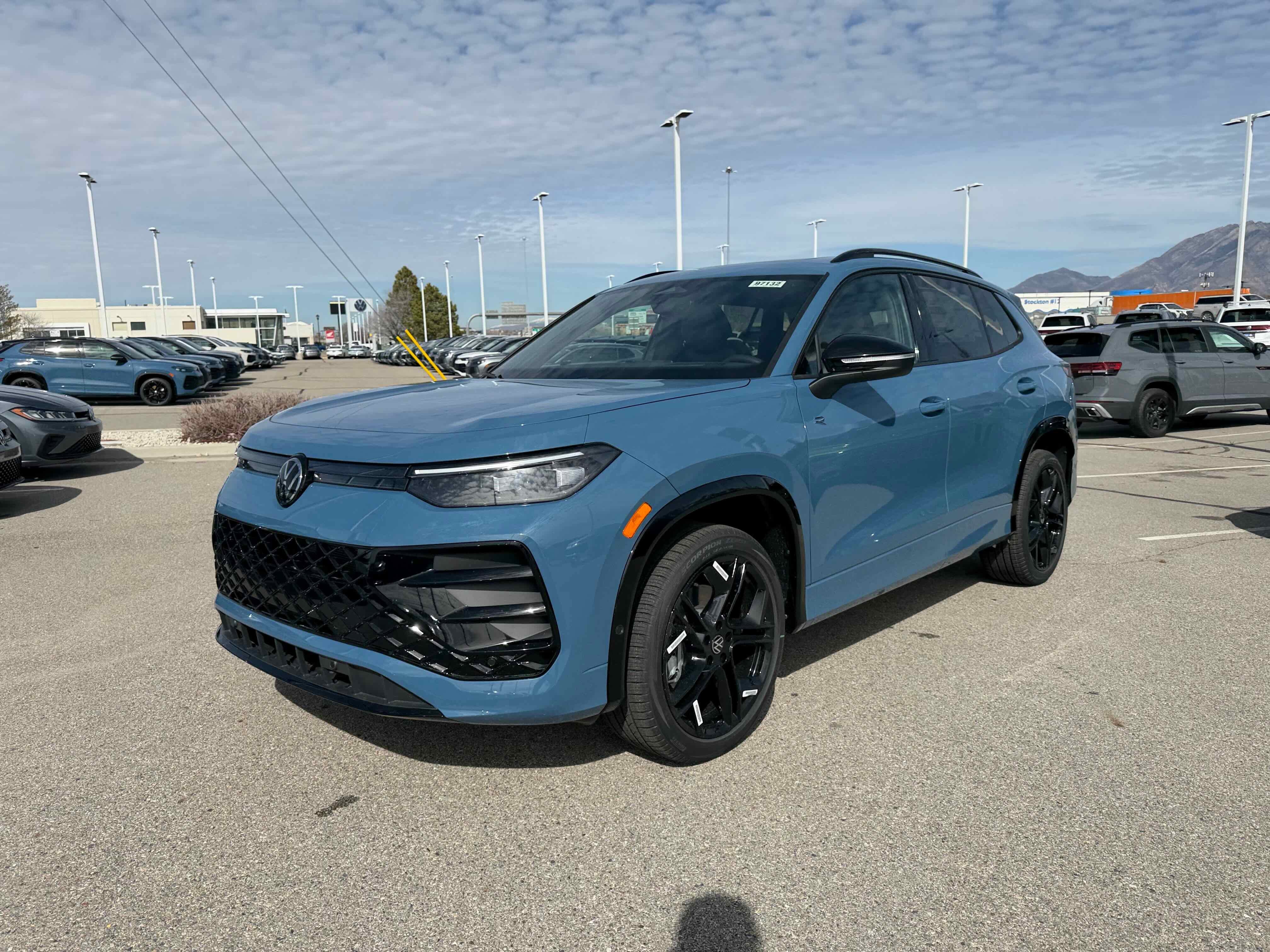 2026 Volkswagen Tiguan SE R-Line Black