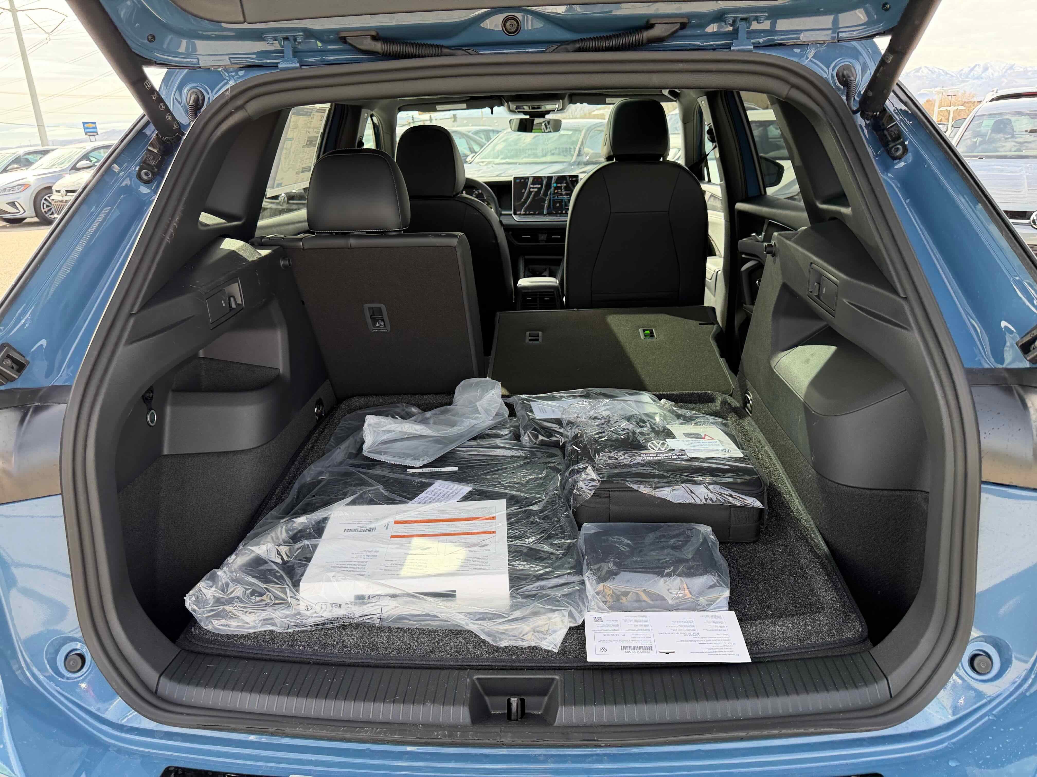 2026 Volkswagen Tiguan SE R-Line Black