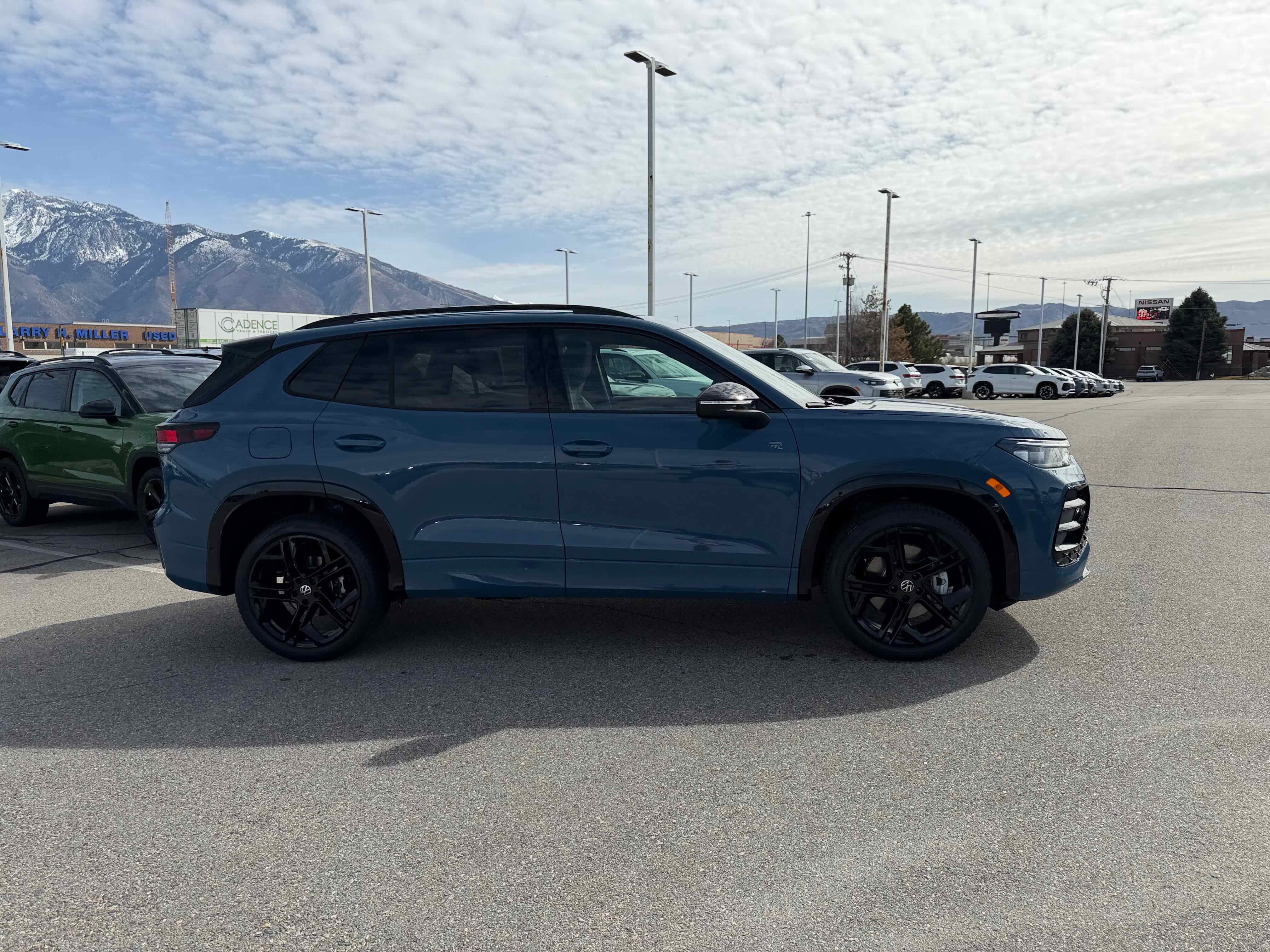 2026 Volkswagen Tiguan SE R-Line Black