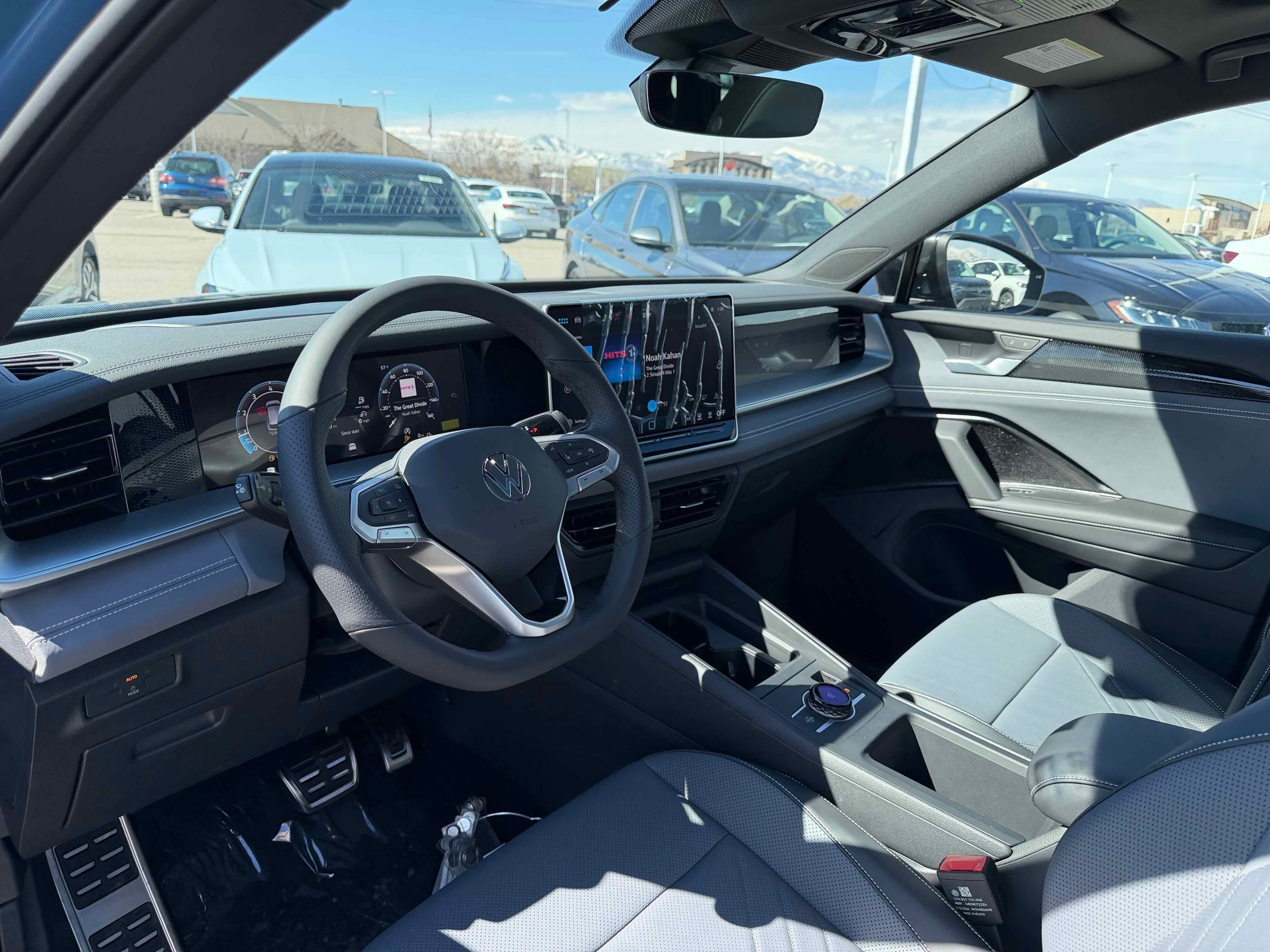 2026 Volkswagen Tiguan SE R-Line Black