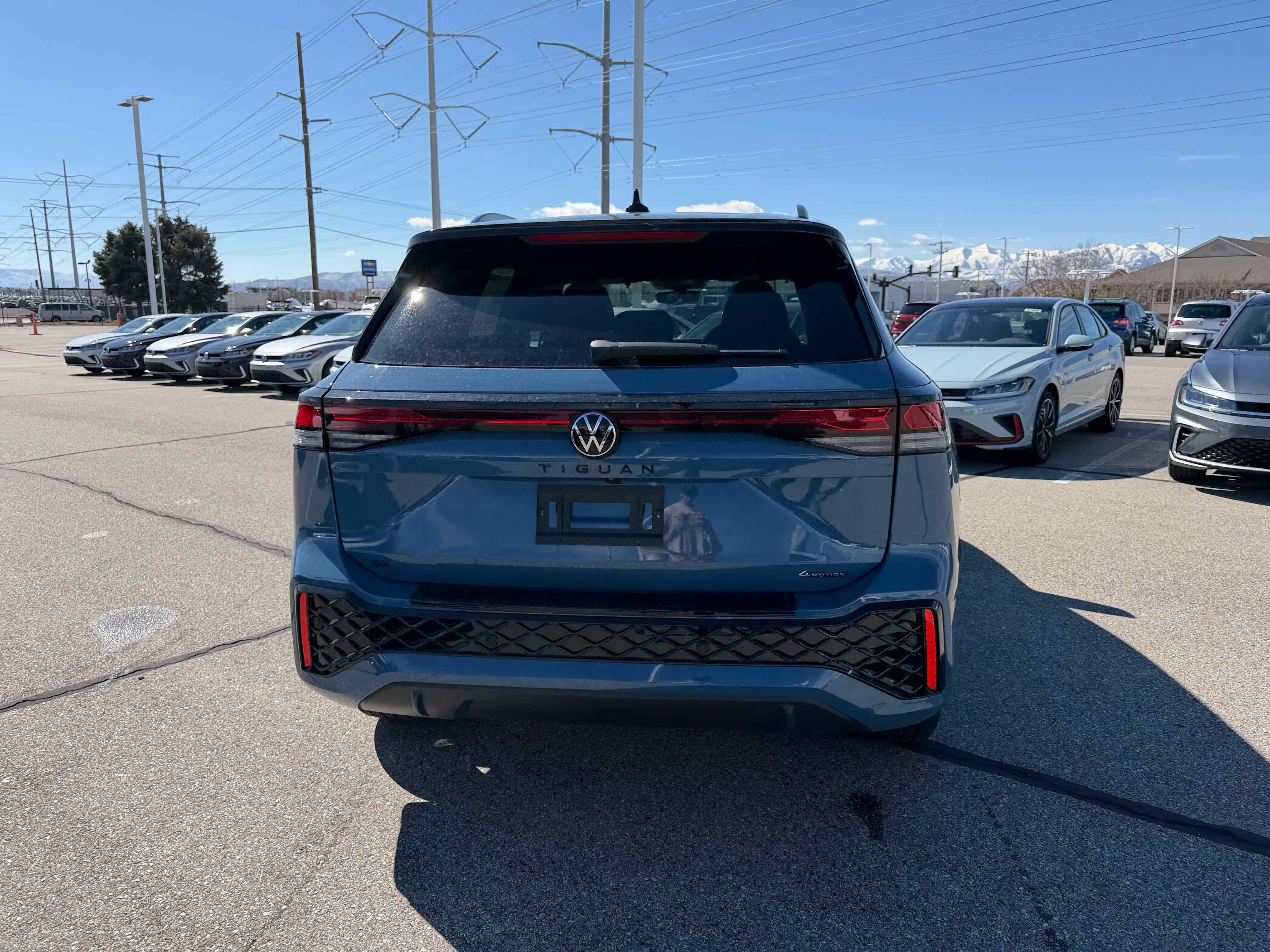 2026 Volkswagen Tiguan SE R-Line Black