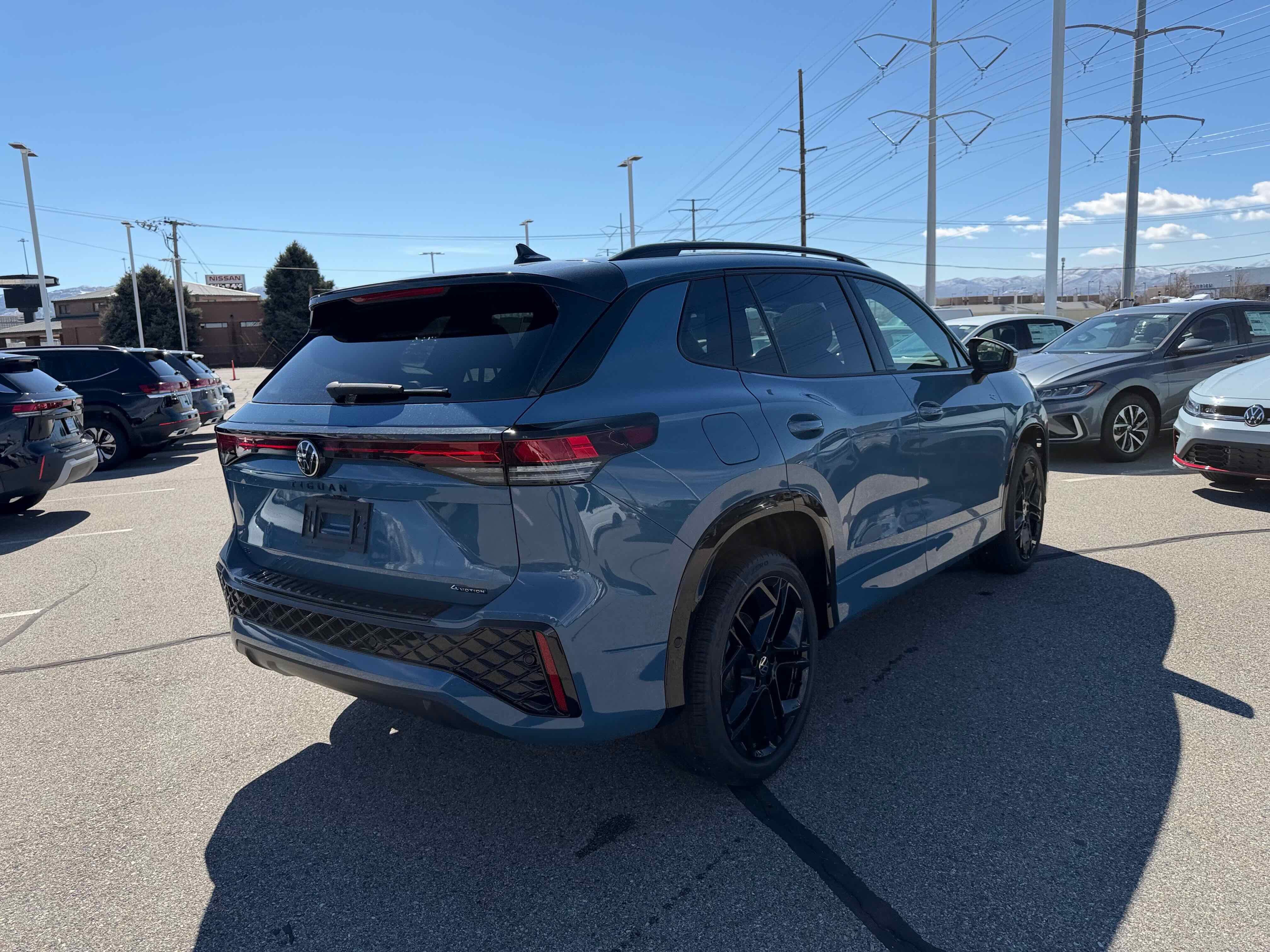 2026 Volkswagen Tiguan SE R-Line Black