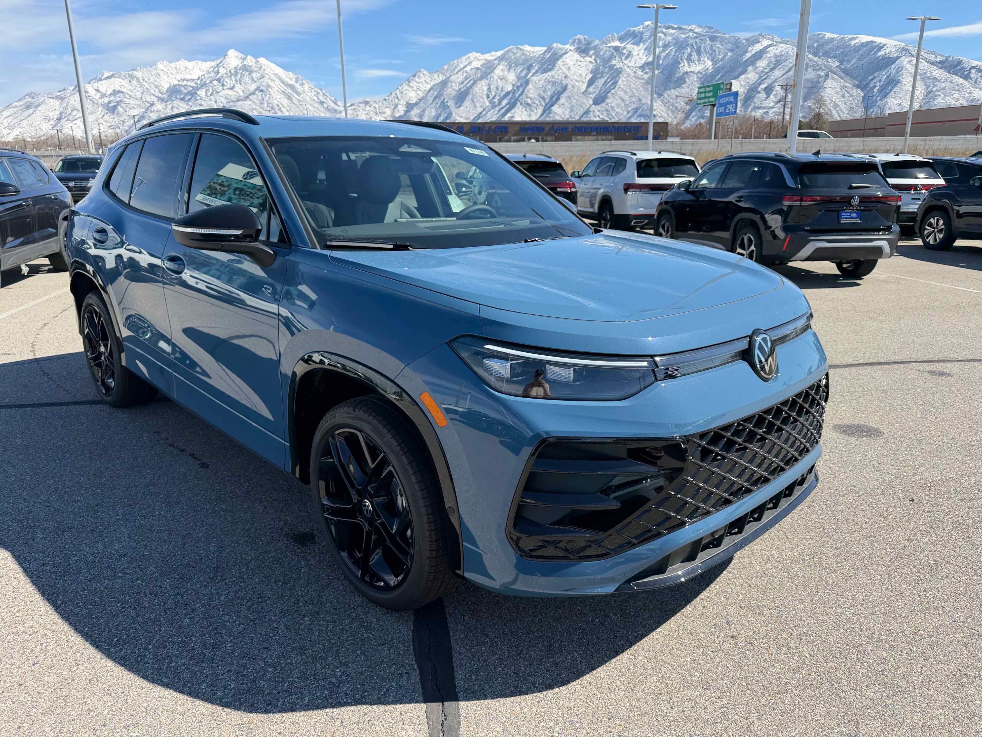 2026 Volkswagen Tiguan SE R-Line Black