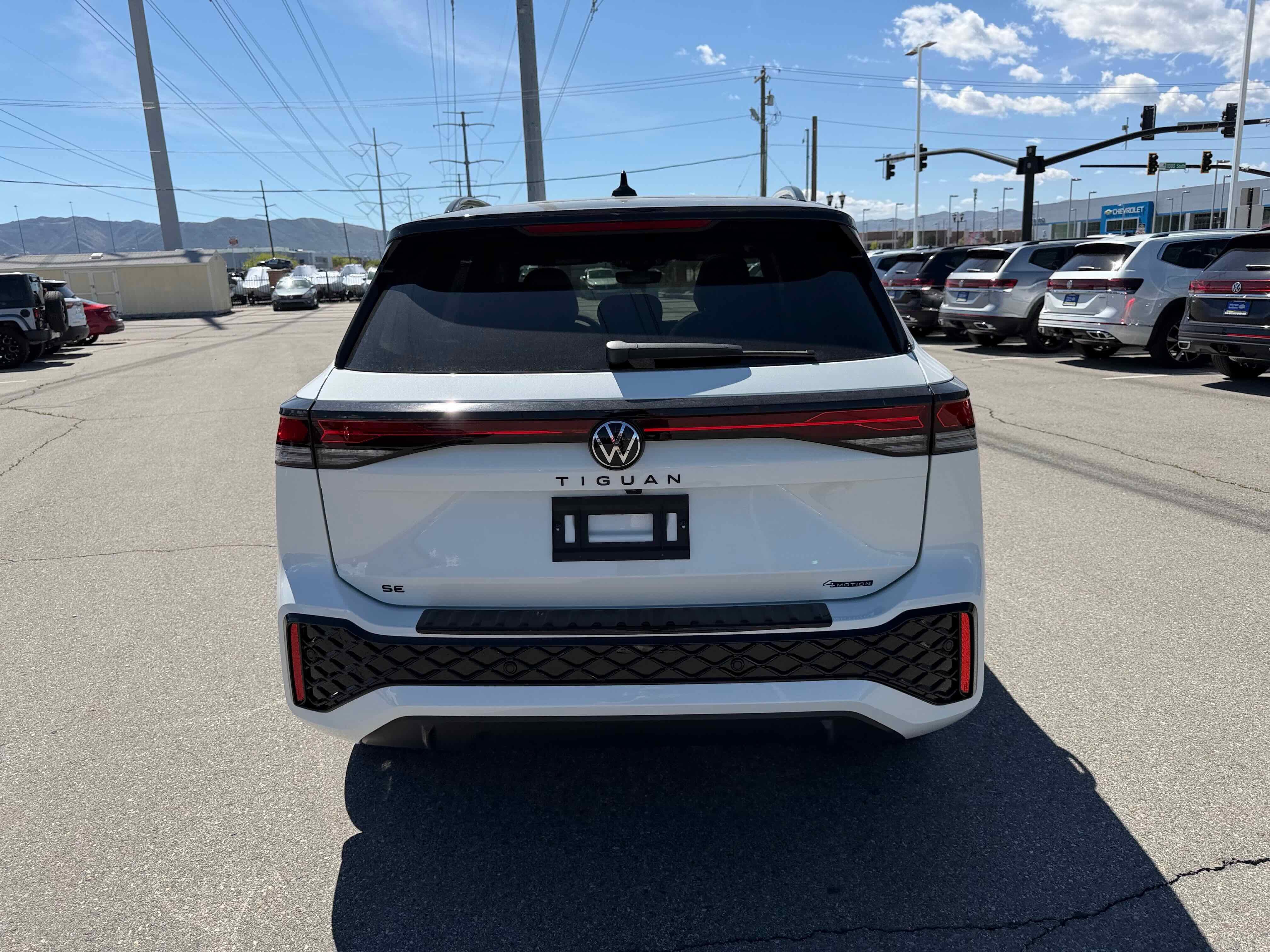 2026 Volkswagen Tiguan SE R-Line Black