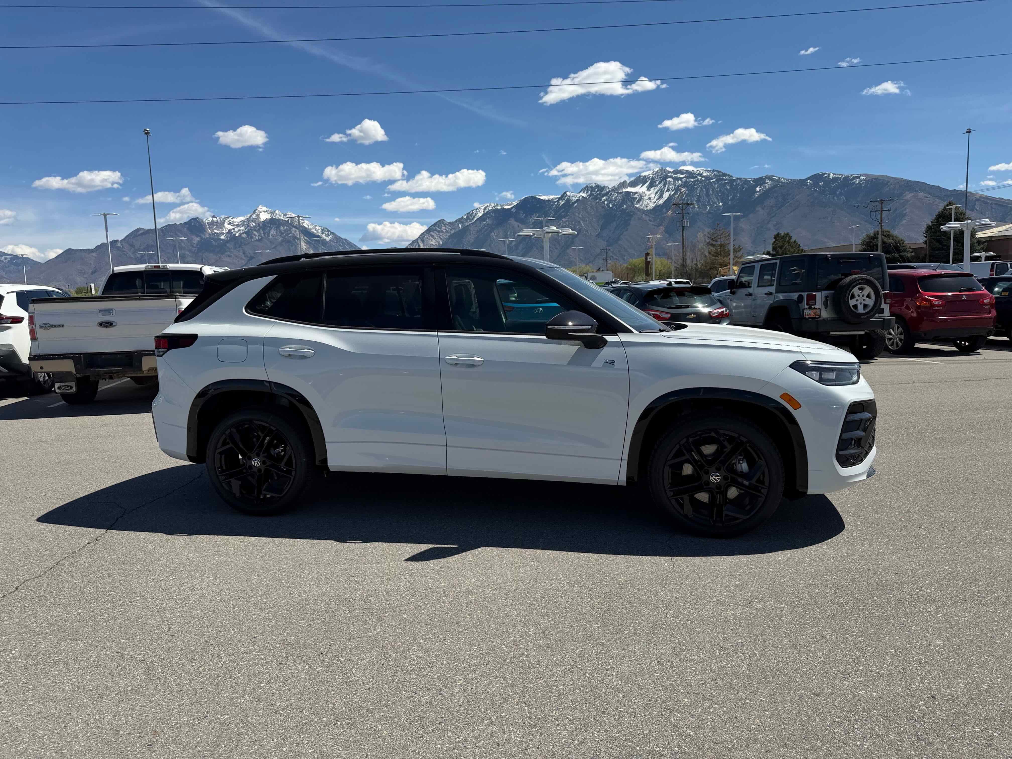 2026 Volkswagen Tiguan SE R-Line Black