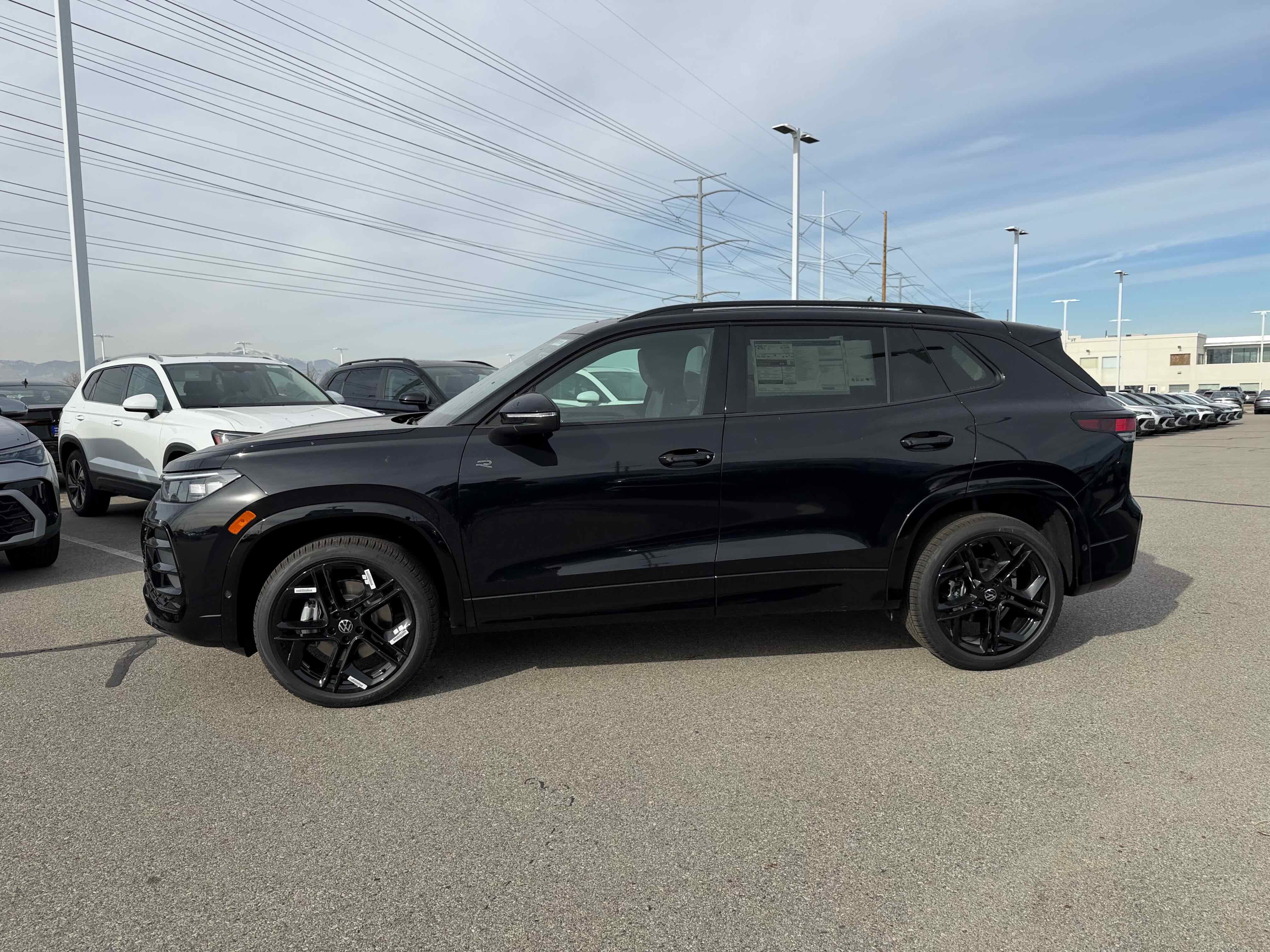 2026 Volkswagen Tiguan SE R-Line Black