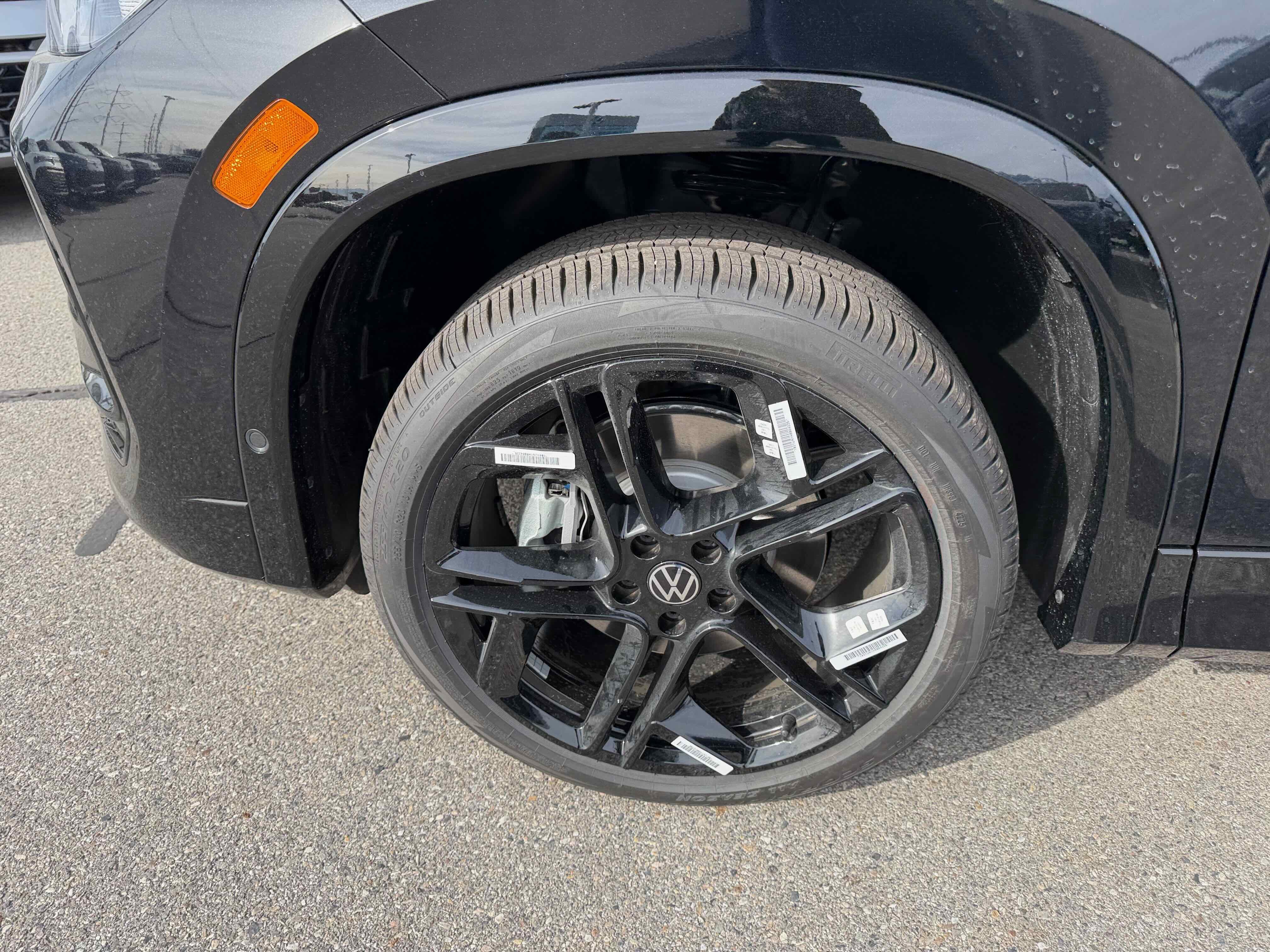 2026 Volkswagen Tiguan SE R-Line Black