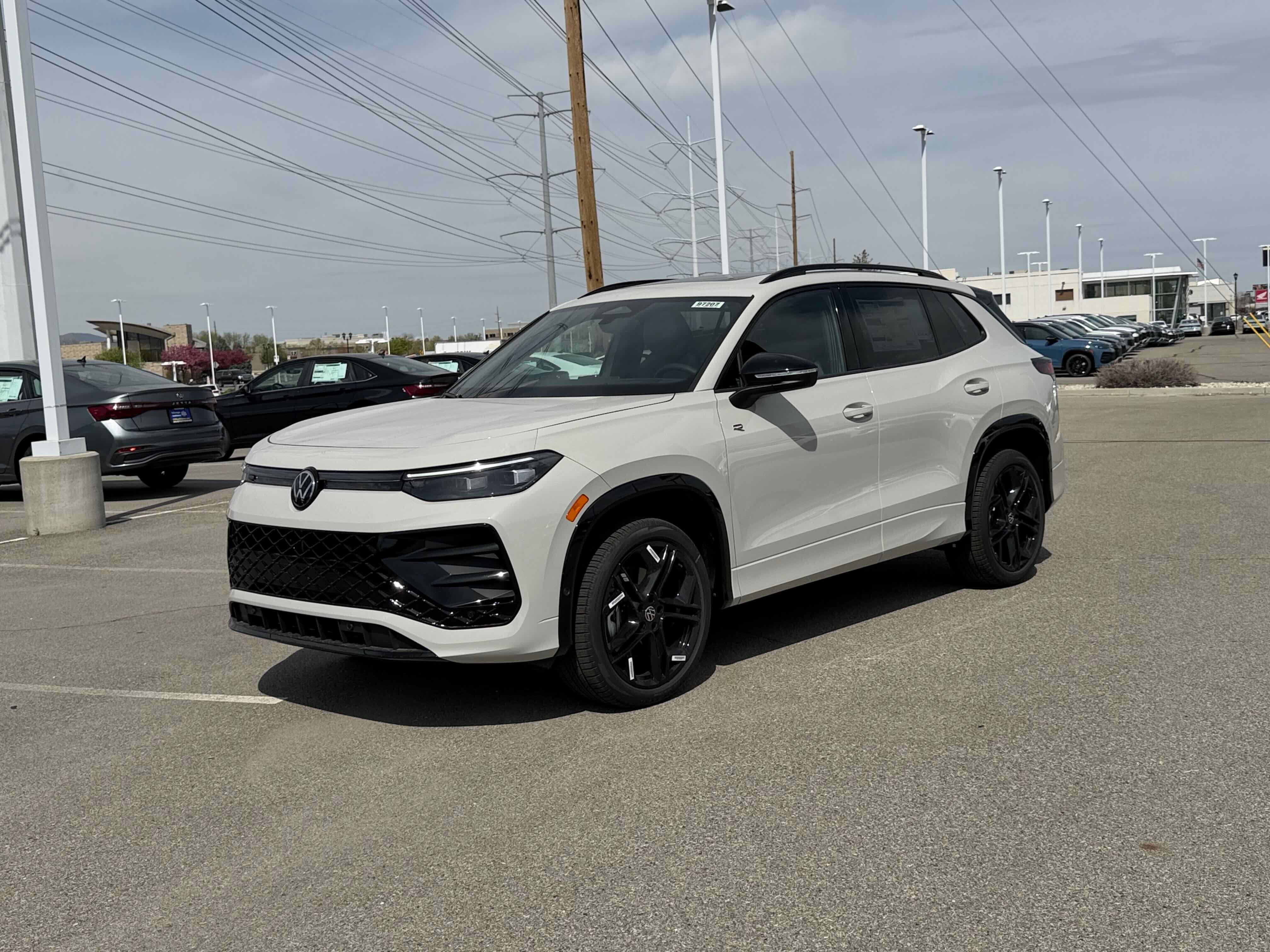 2026 Volkswagen Tiguan SE R-Line Black