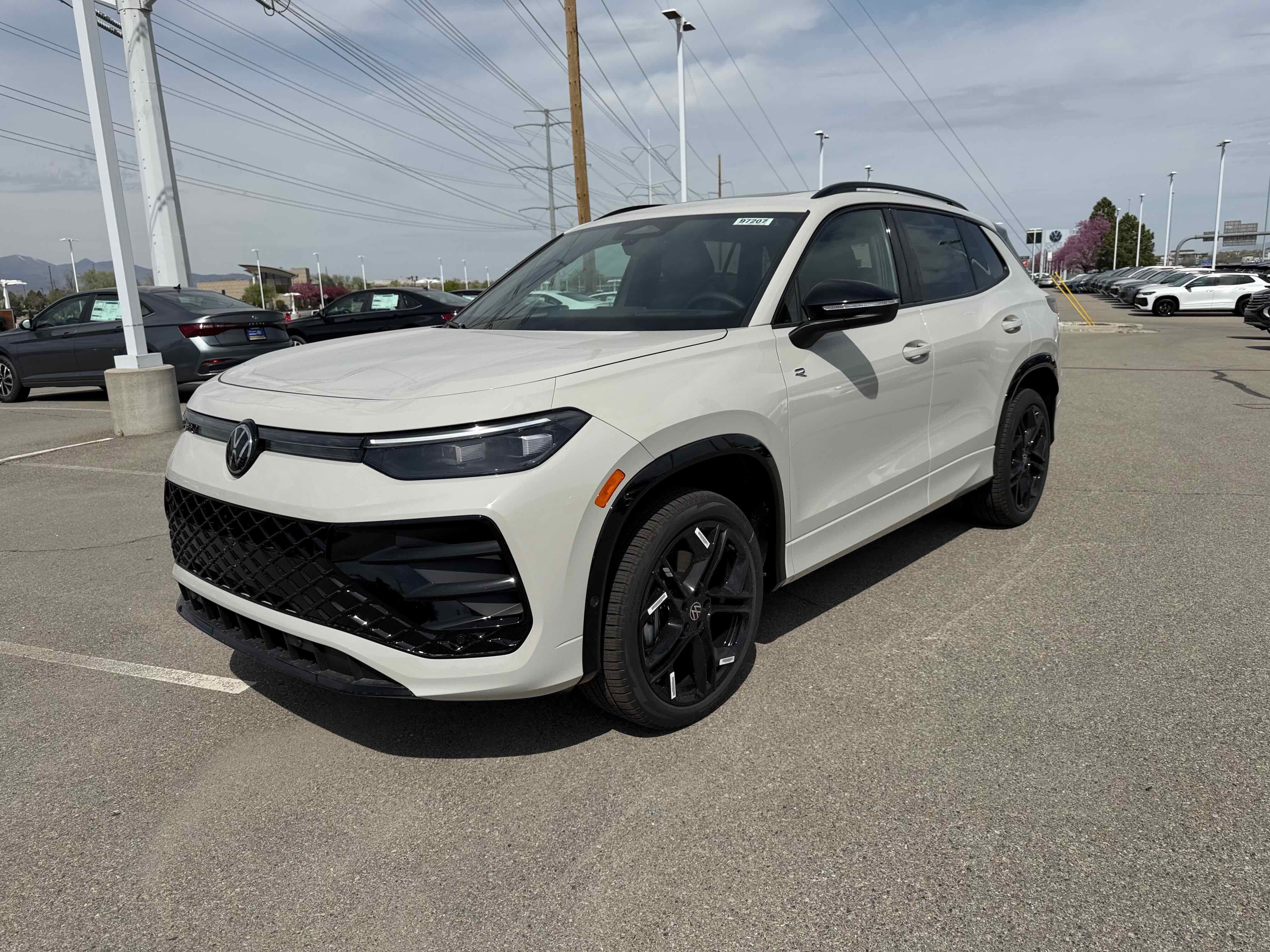 2026 Volkswagen Tiguan SE R-Line Black
