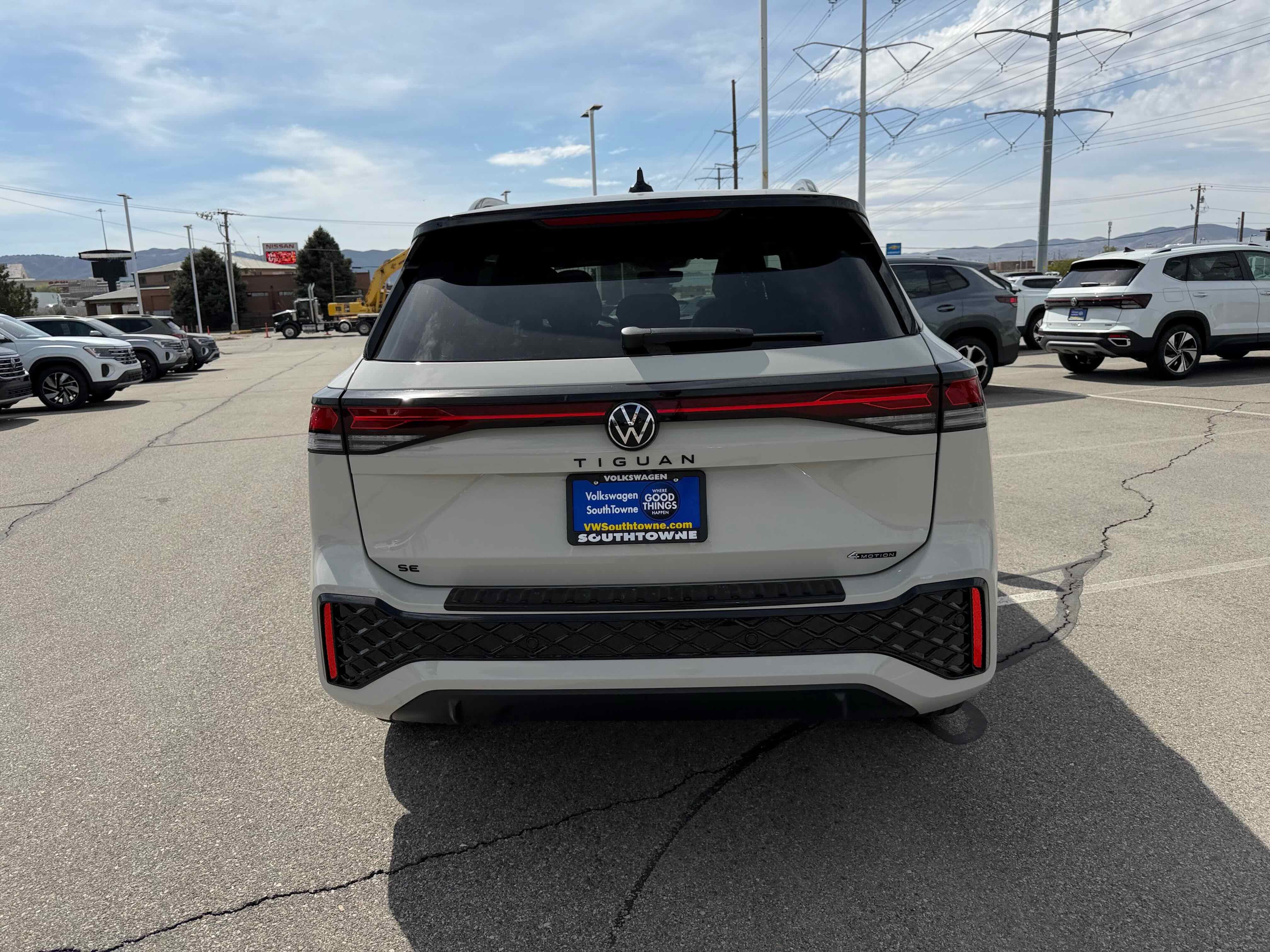 2026 Volkswagen Tiguan SE R-Line Black
