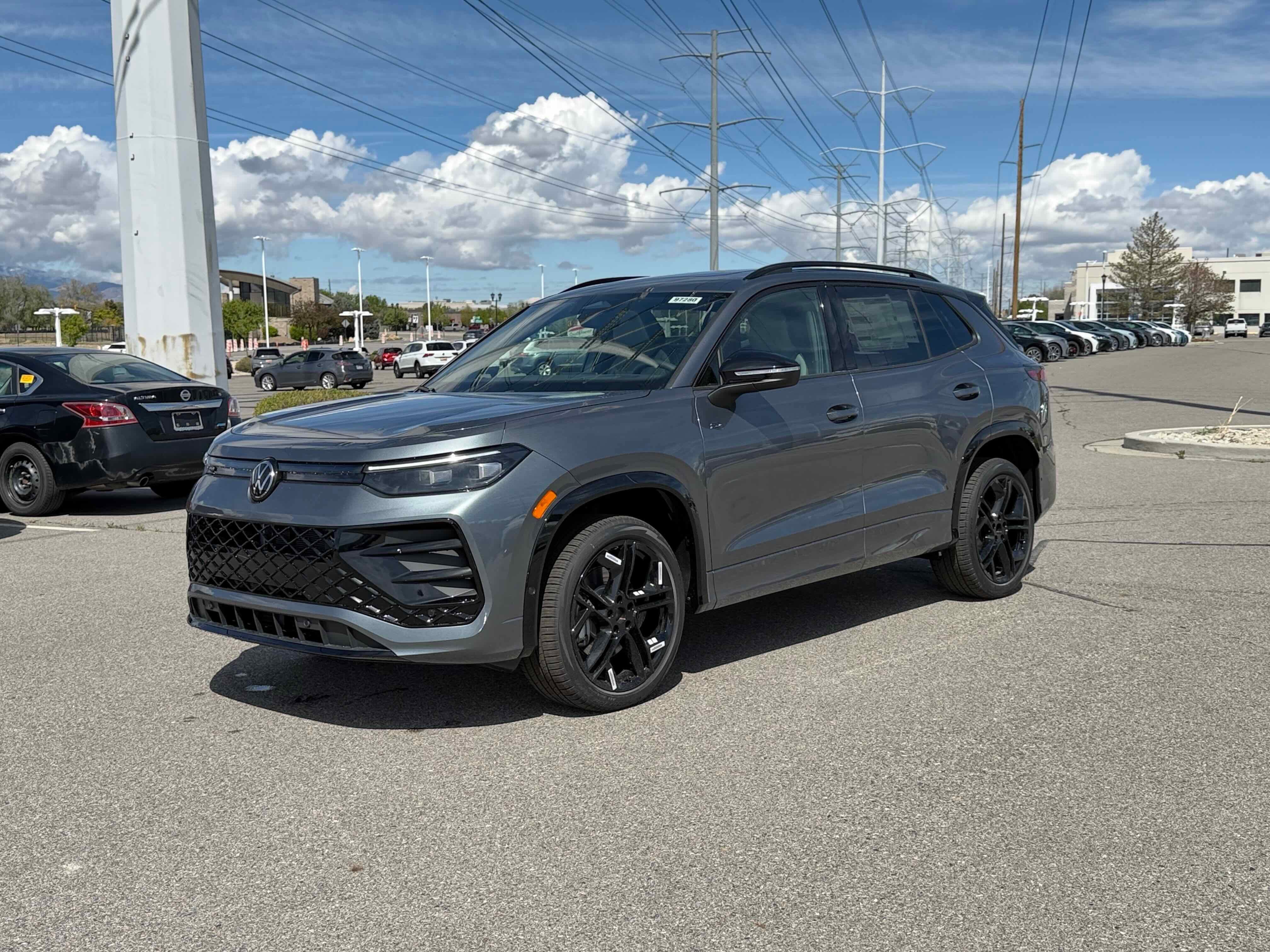2026 Volkswagen Tiguan SE R-Line Black
