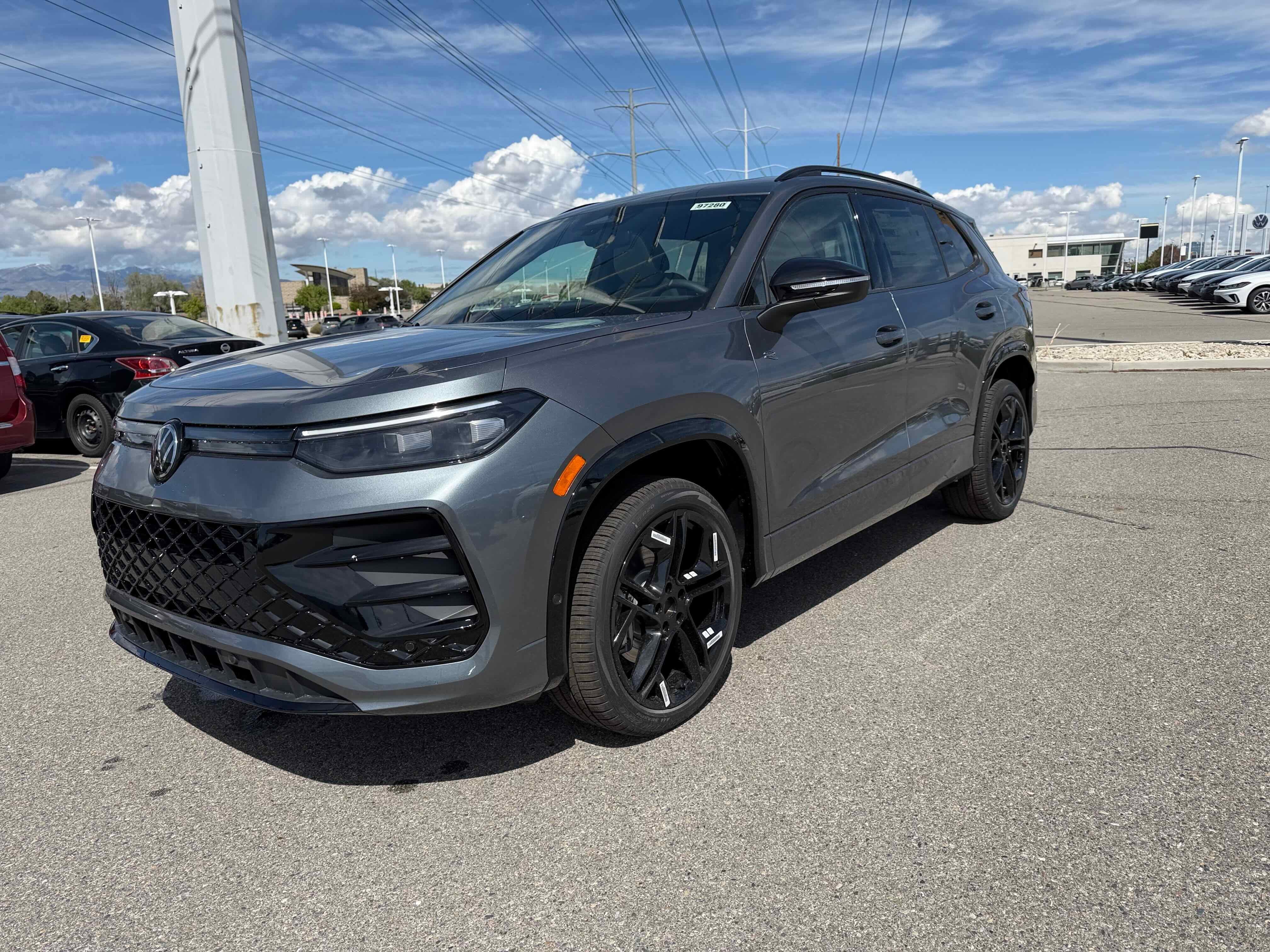 2026 Volkswagen Tiguan SE R-Line Black