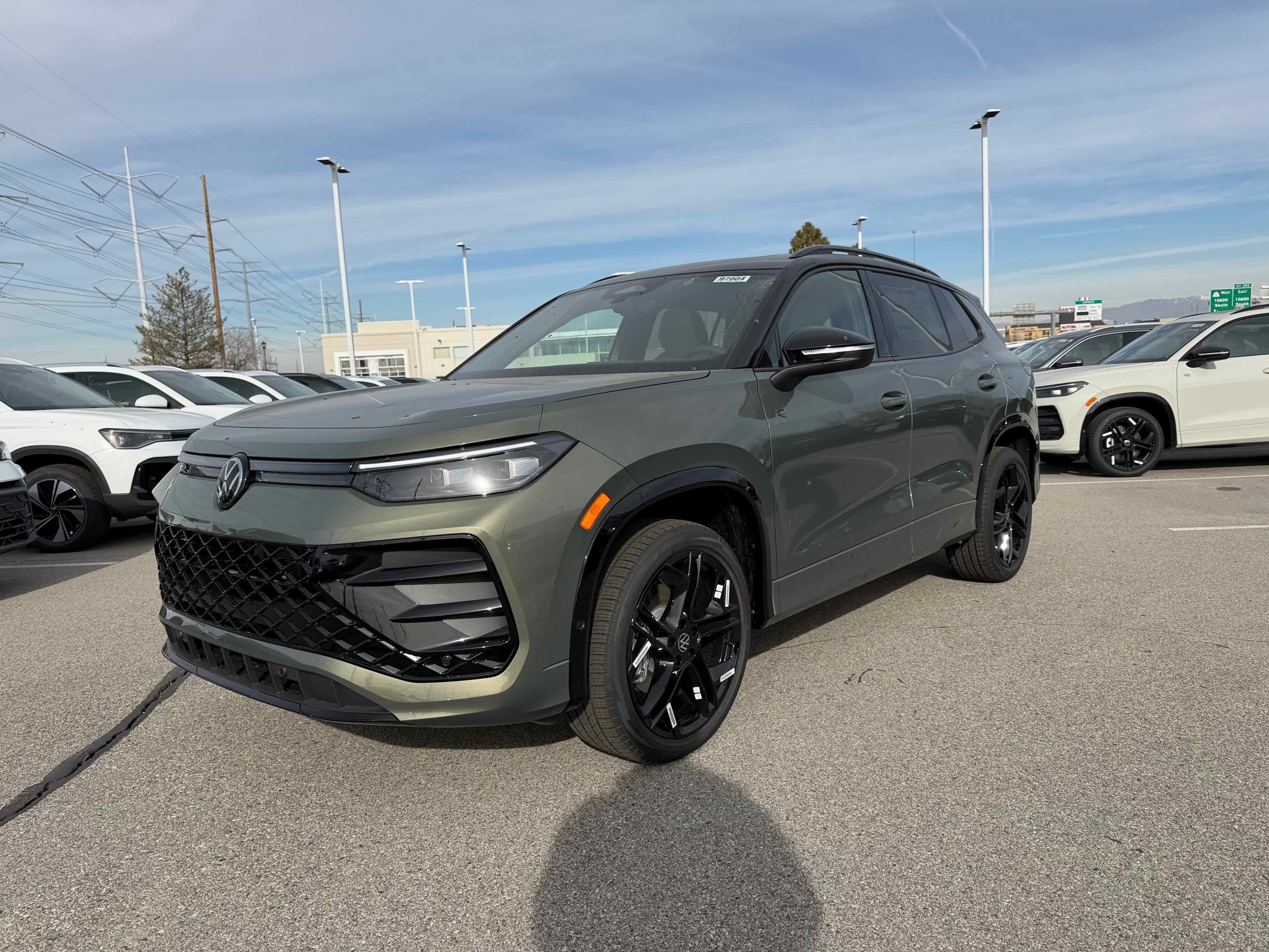 2026 Volkswagen Tiguan SE R-Line Black