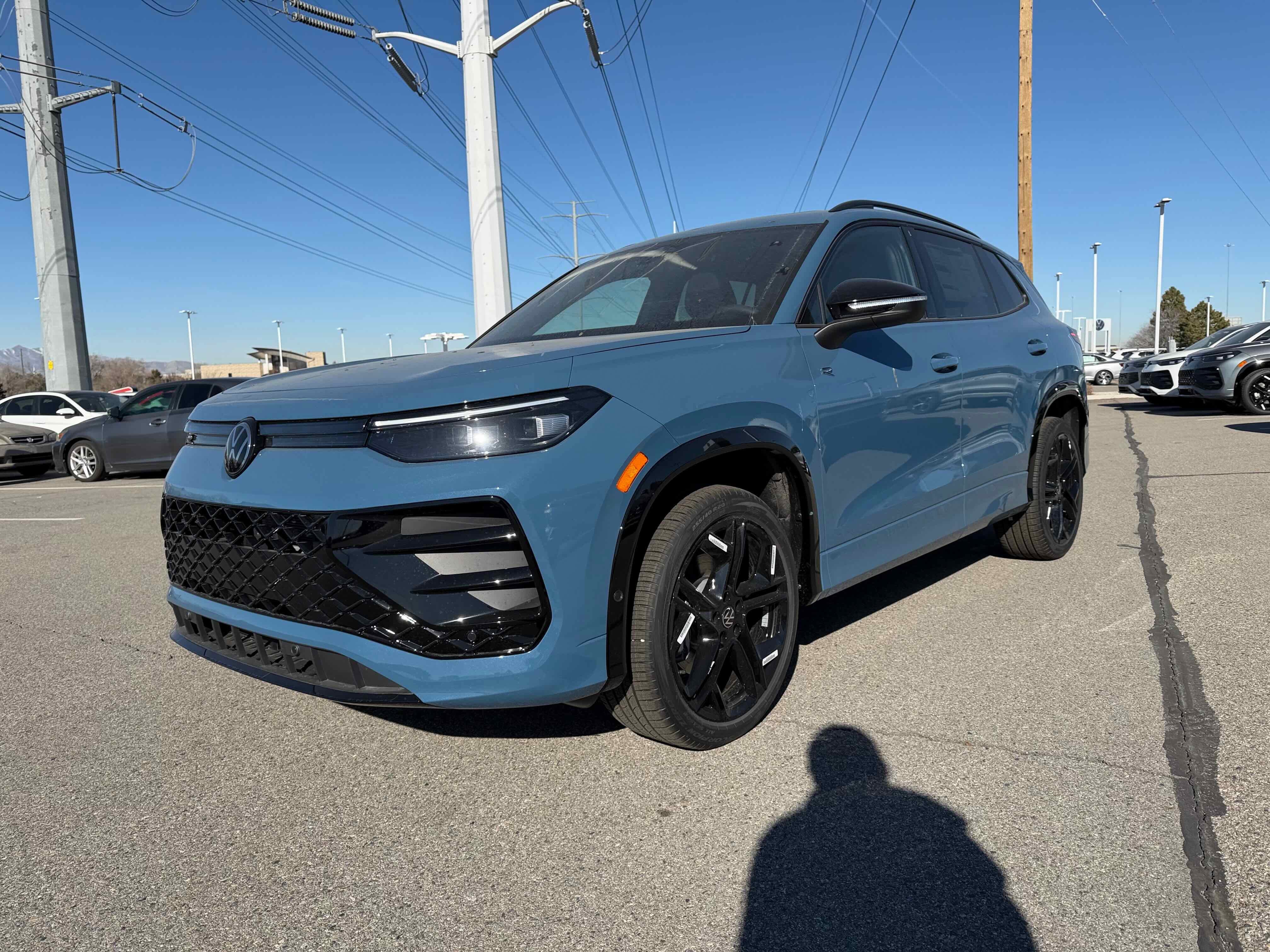 2026 Volkswagen Tiguan SE R-Line Black