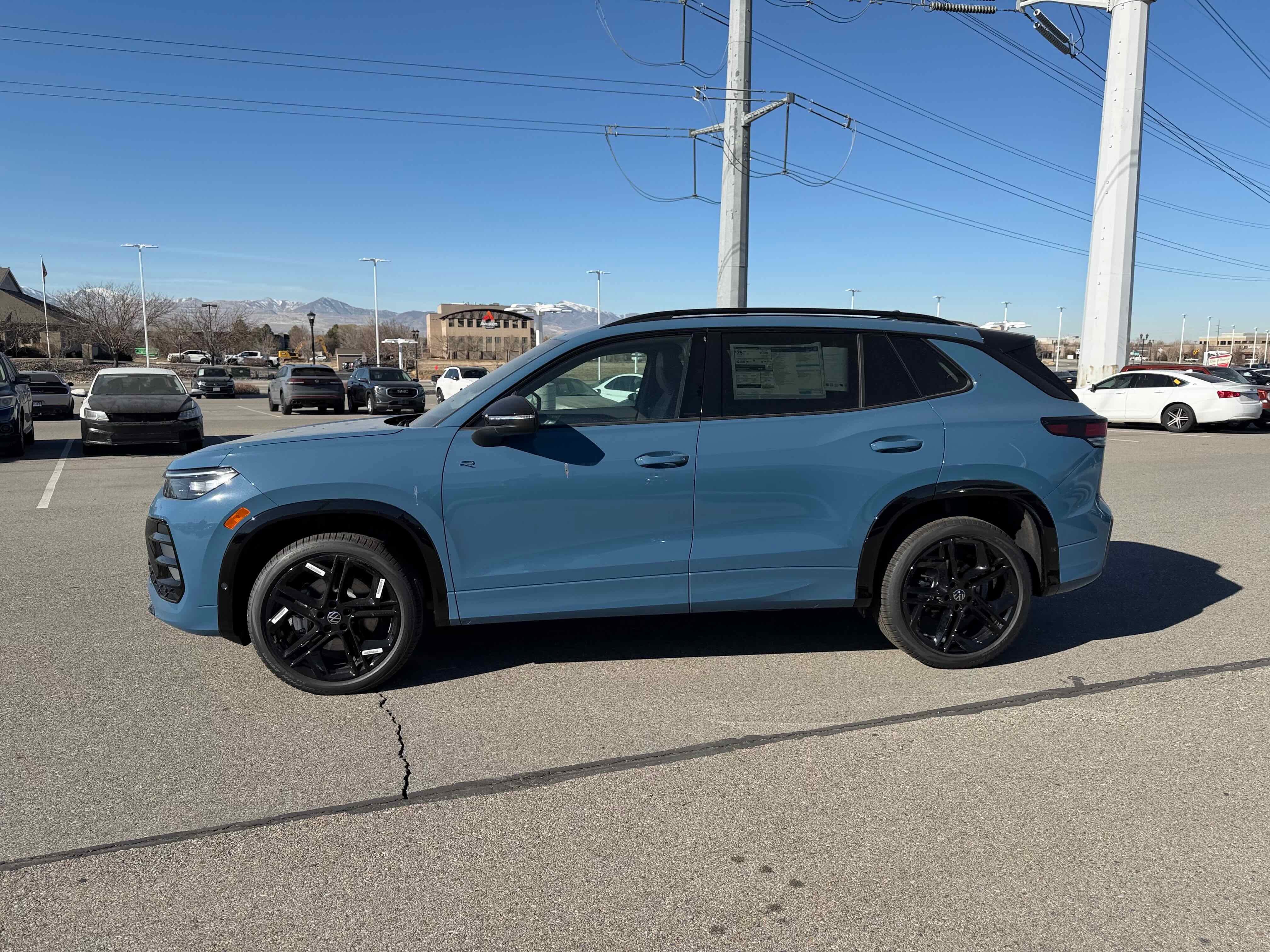 2026 Volkswagen Tiguan SE R-Line Black