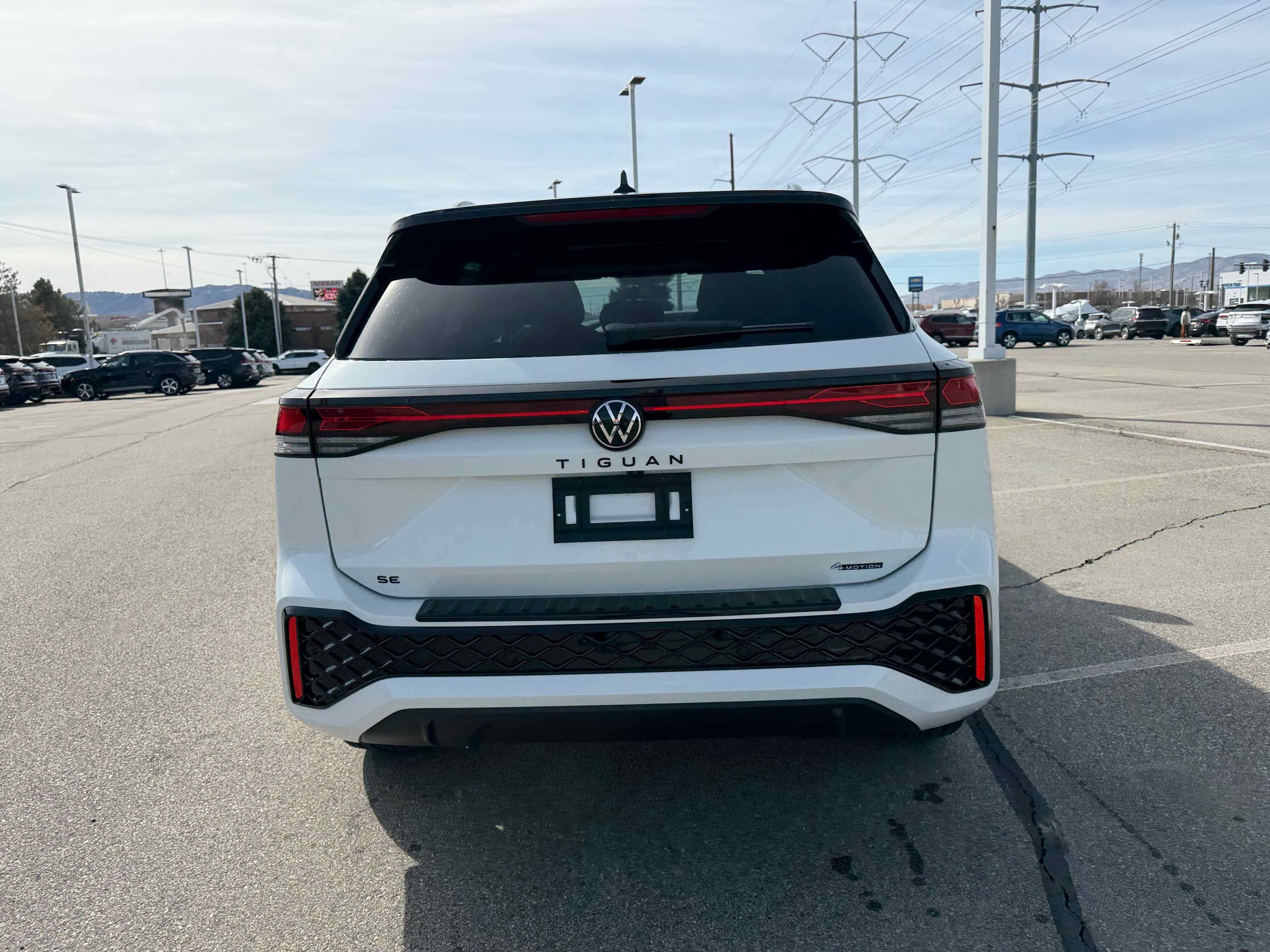 2026 Volkswagen Tiguan SE R-Line Black