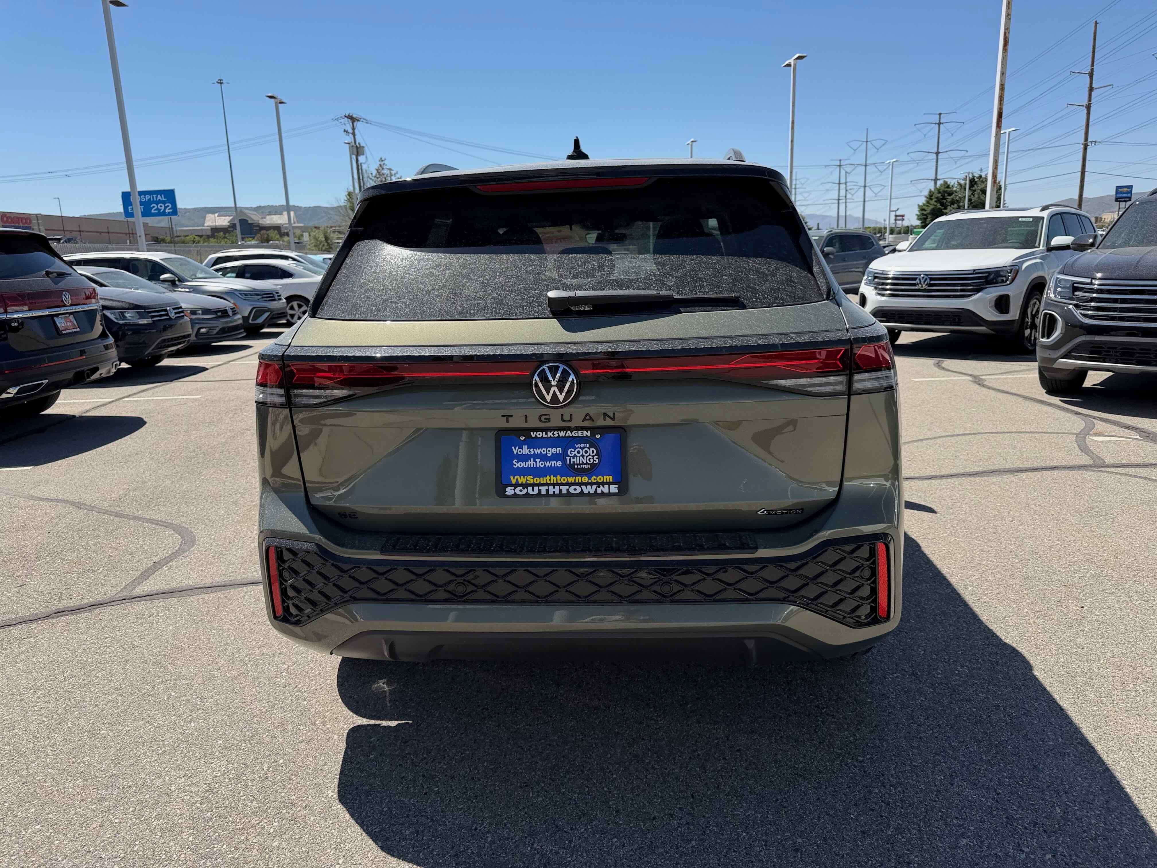 2026 Volkswagen Tiguan SE R-Line Black