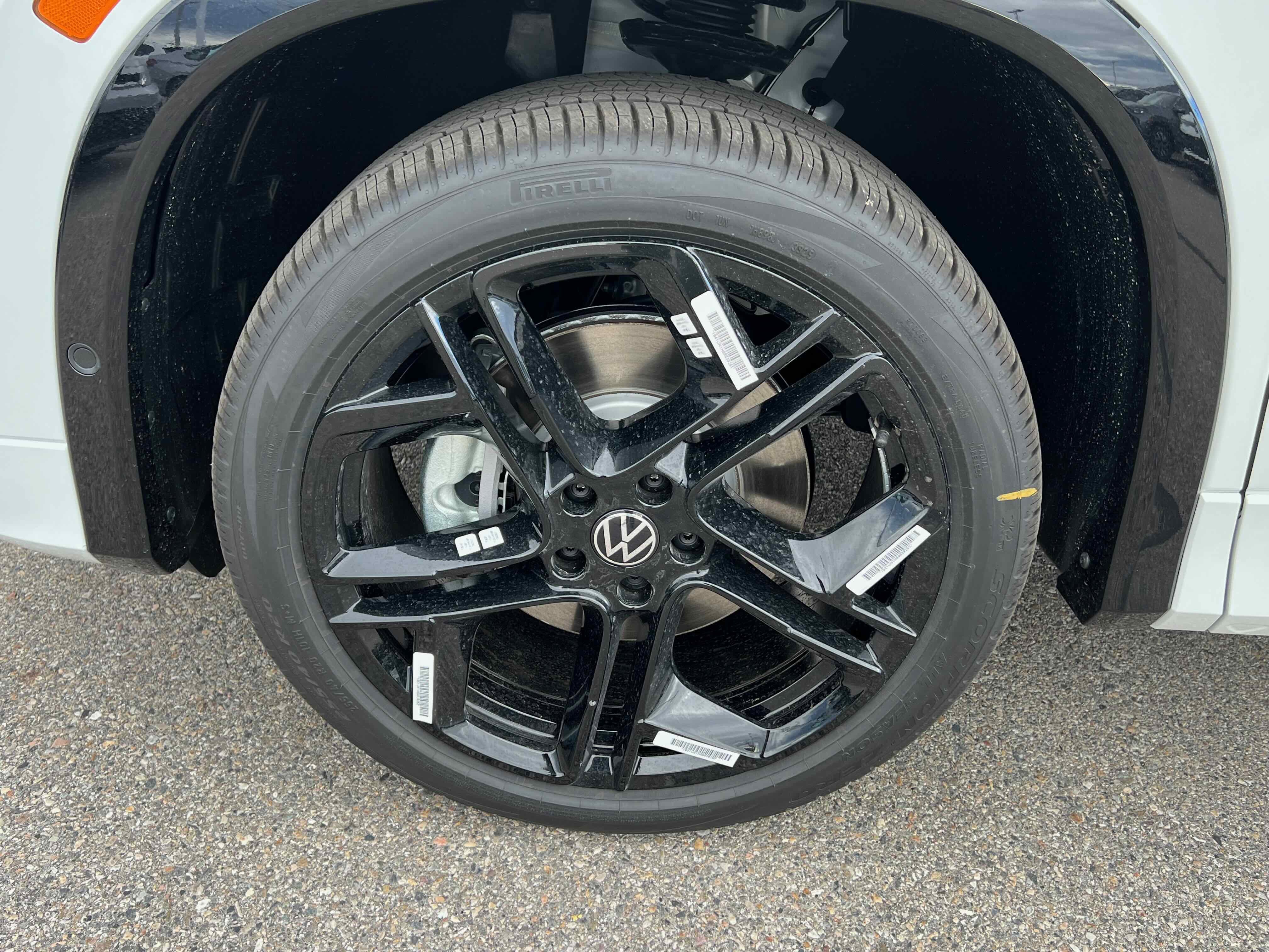 2026 Volkswagen Tiguan SE R-Line Black