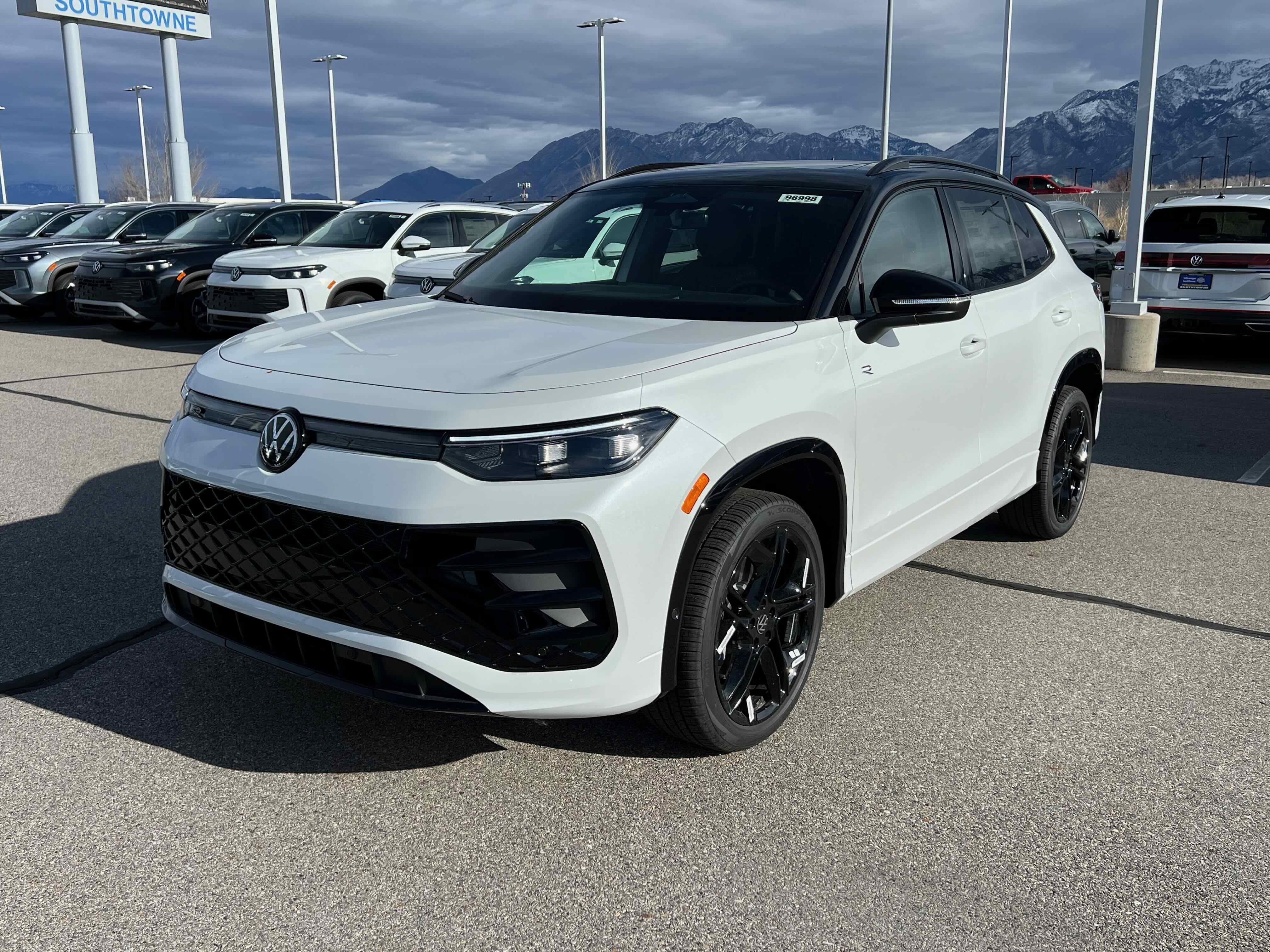 2026 Volkswagen Tiguan SE R-Line Black