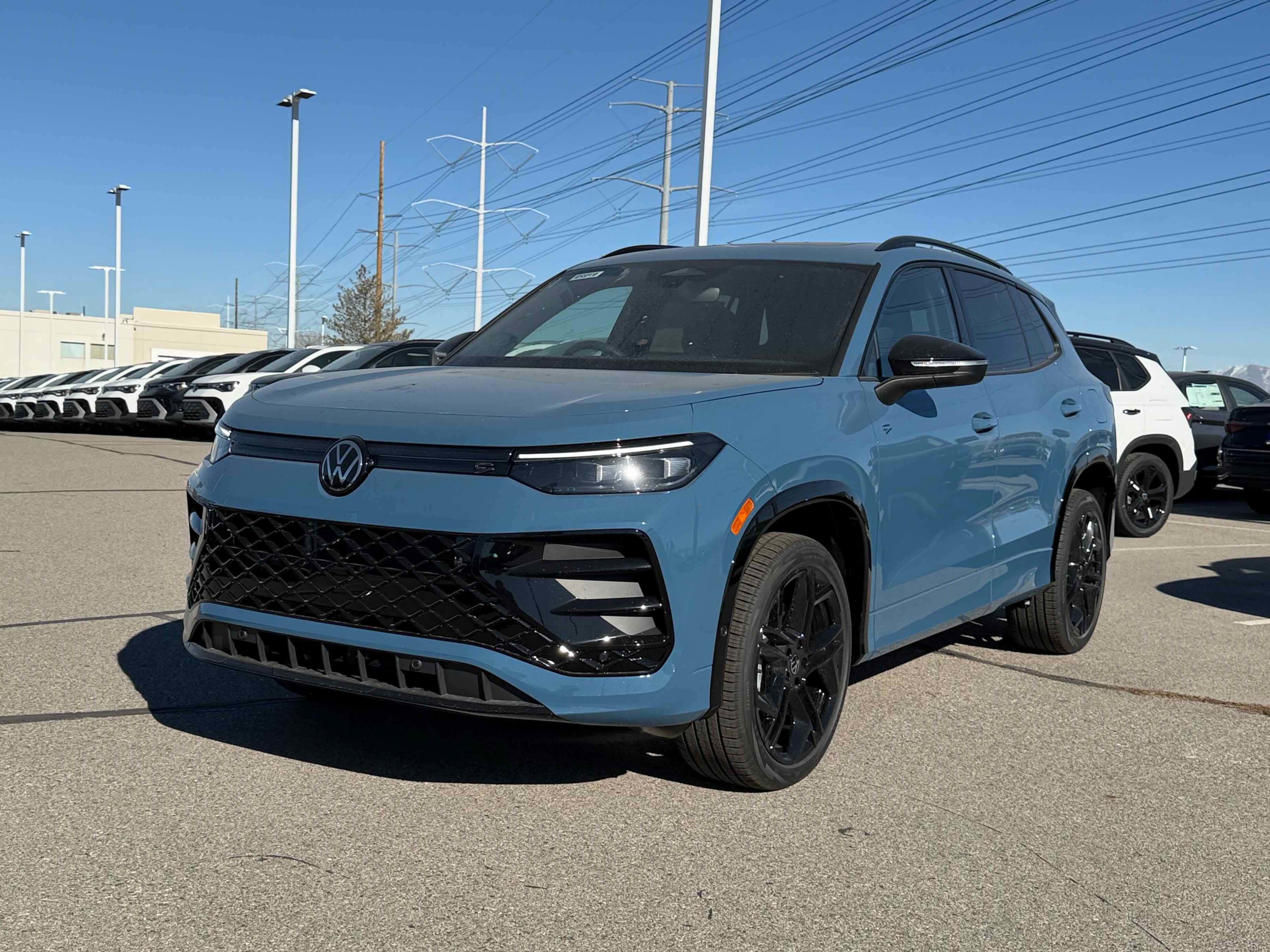 2026 Volkswagen Tiguan SE R-Line Black